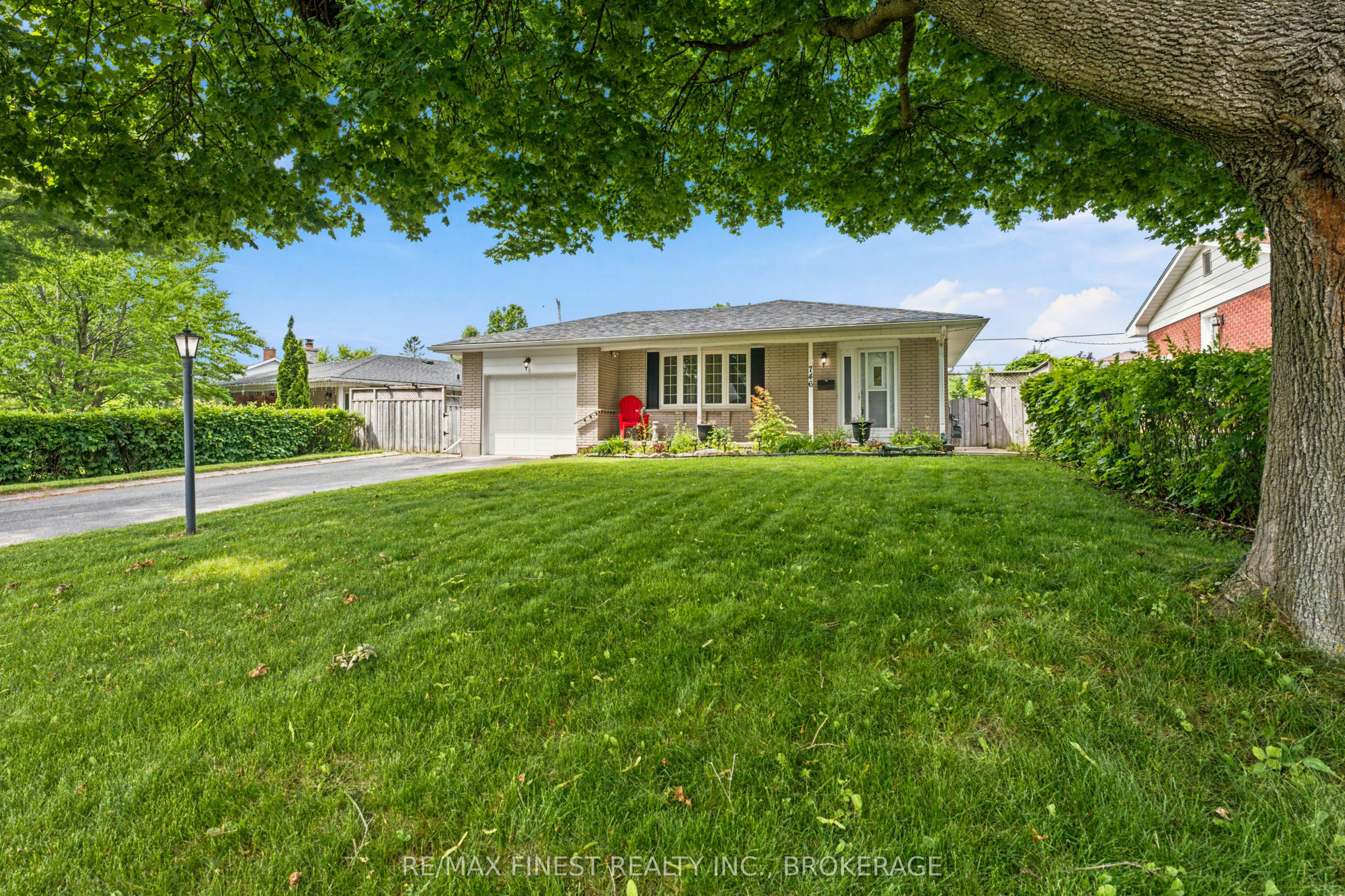 746 Laidlaw Crescent Property Photo 4
