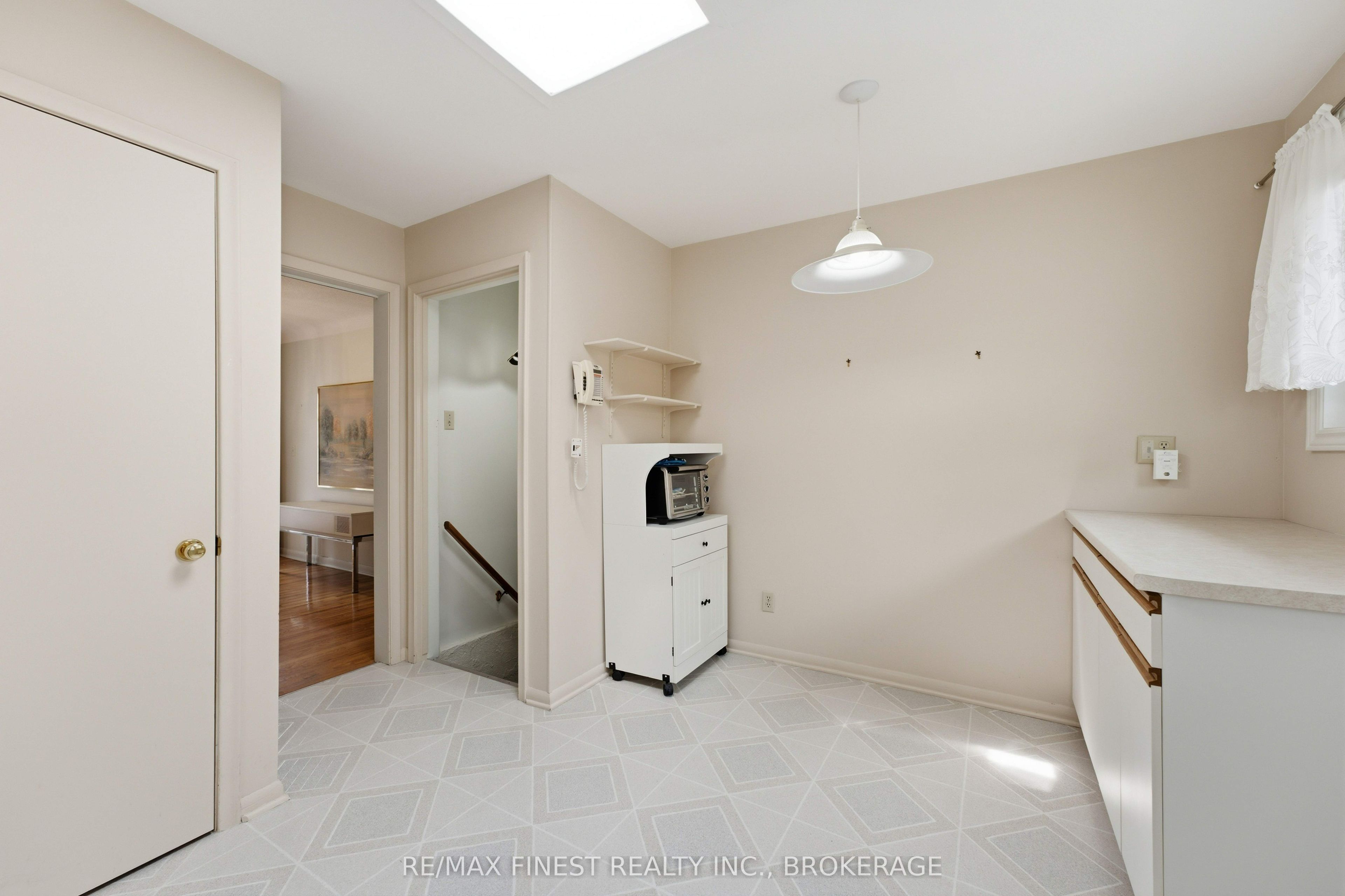 746 Laidlaw Crescent Property Photo 9