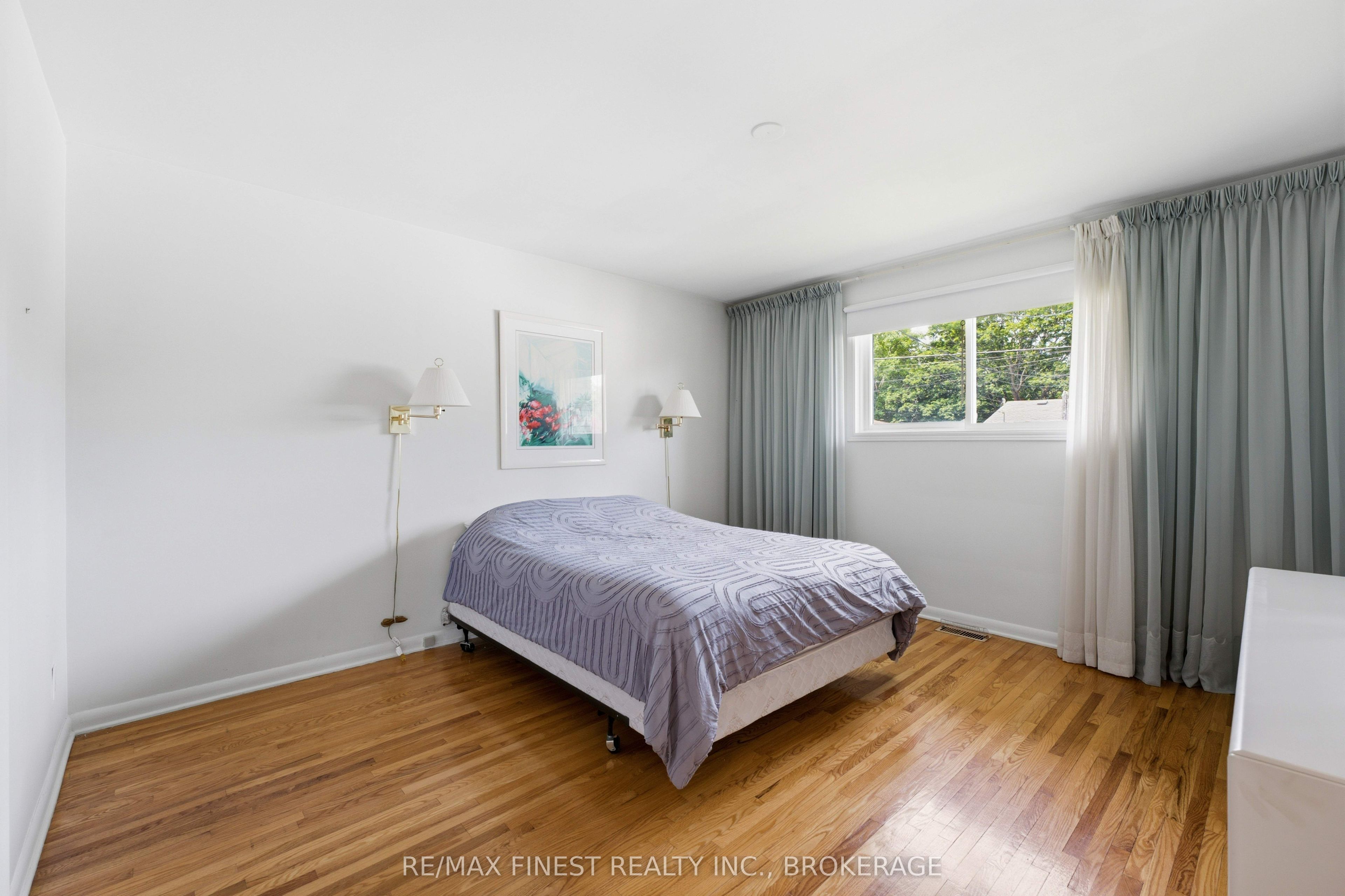 746 Laidlaw Crescent Property Photo 20
