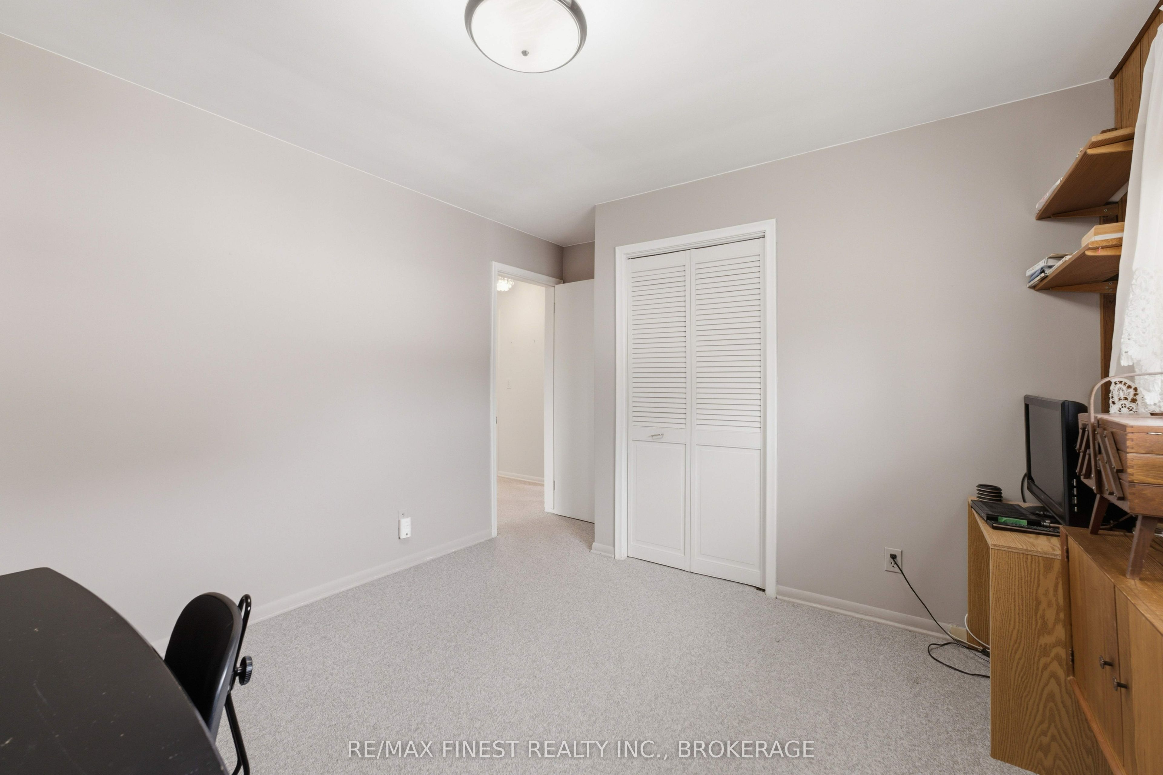 746 Laidlaw Crescent Property Photo 24