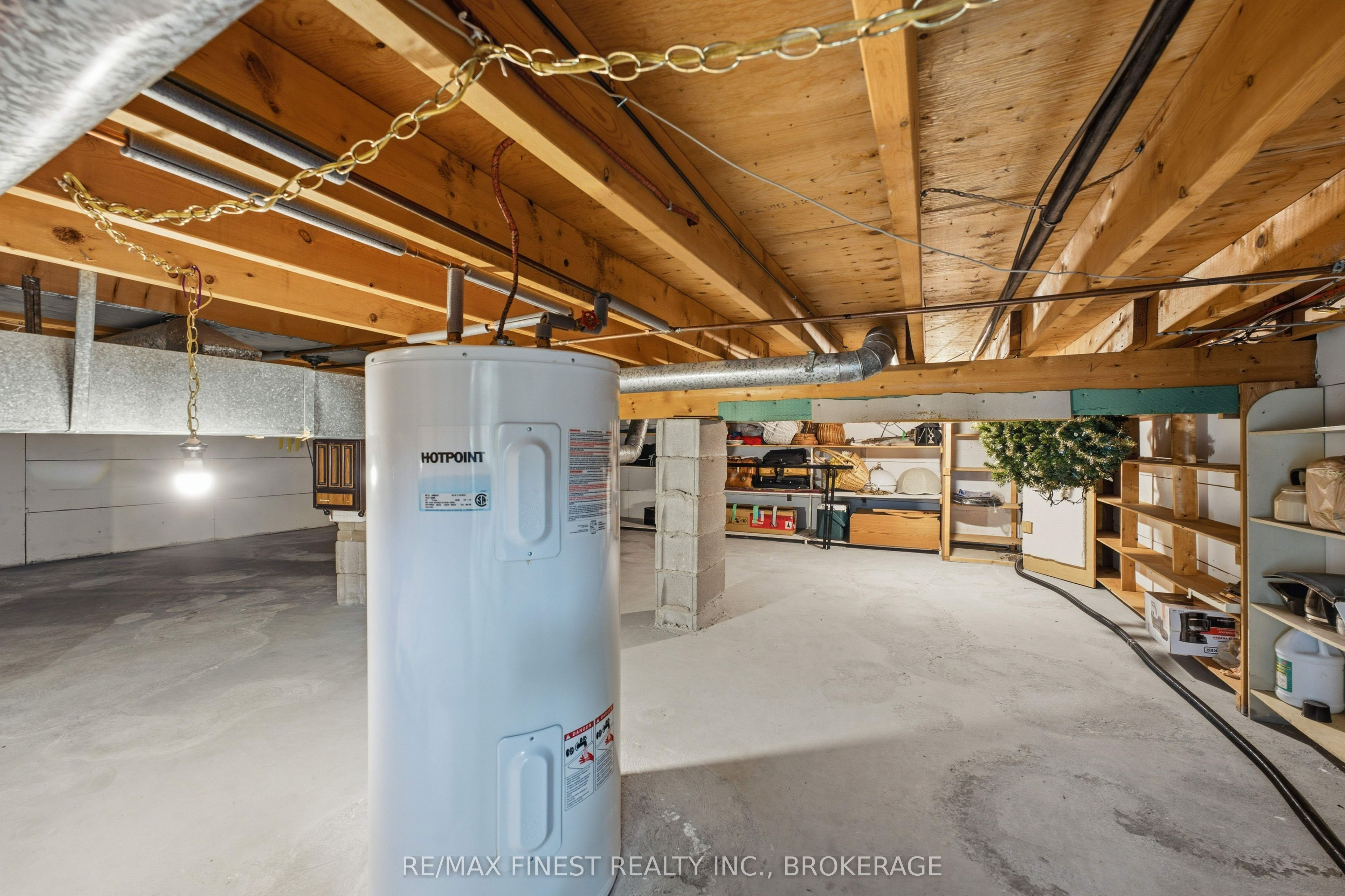 746 Laidlaw Crescent Property Photo 35