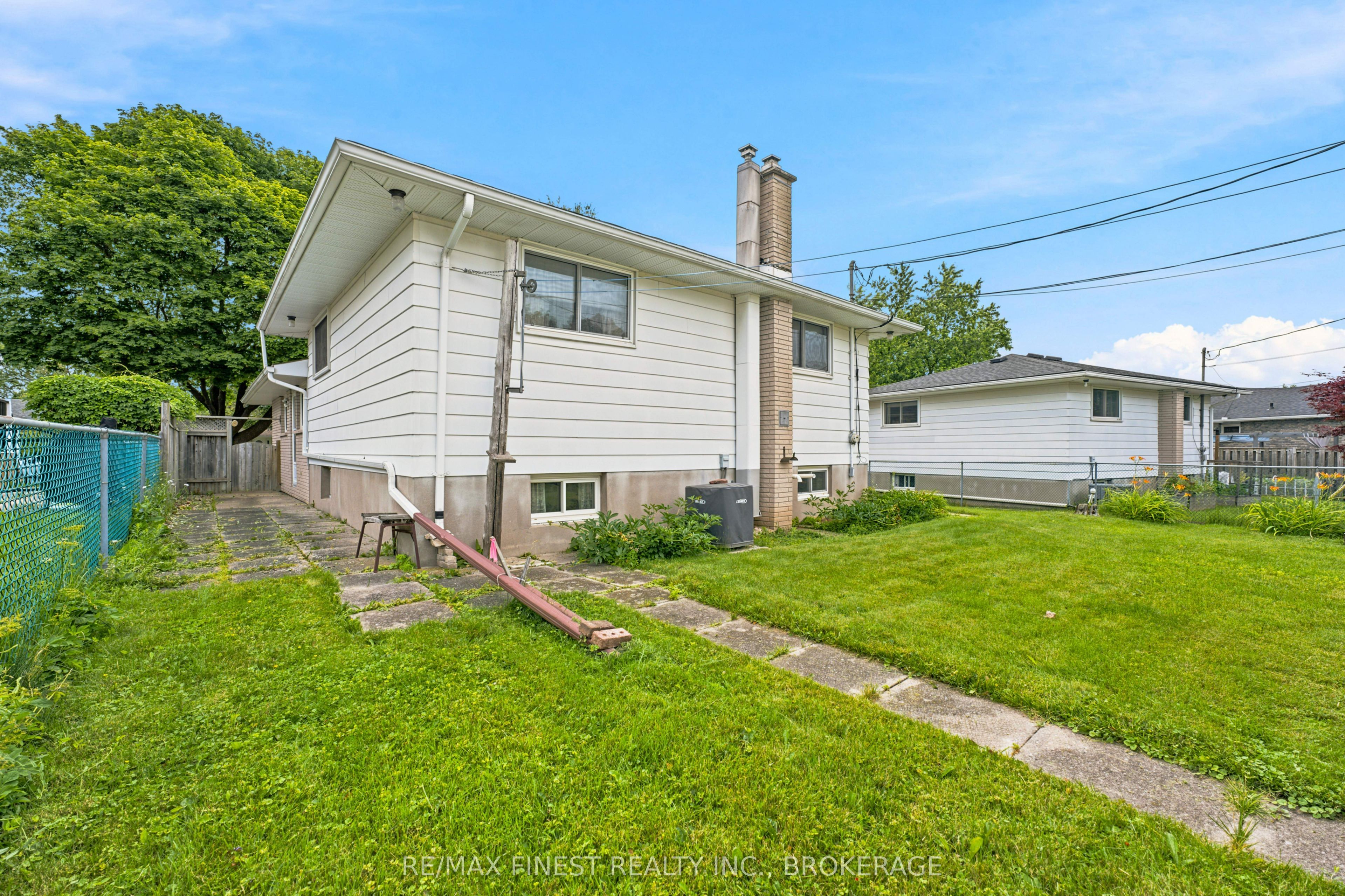 746 Laidlaw Crescent Property Photo 37