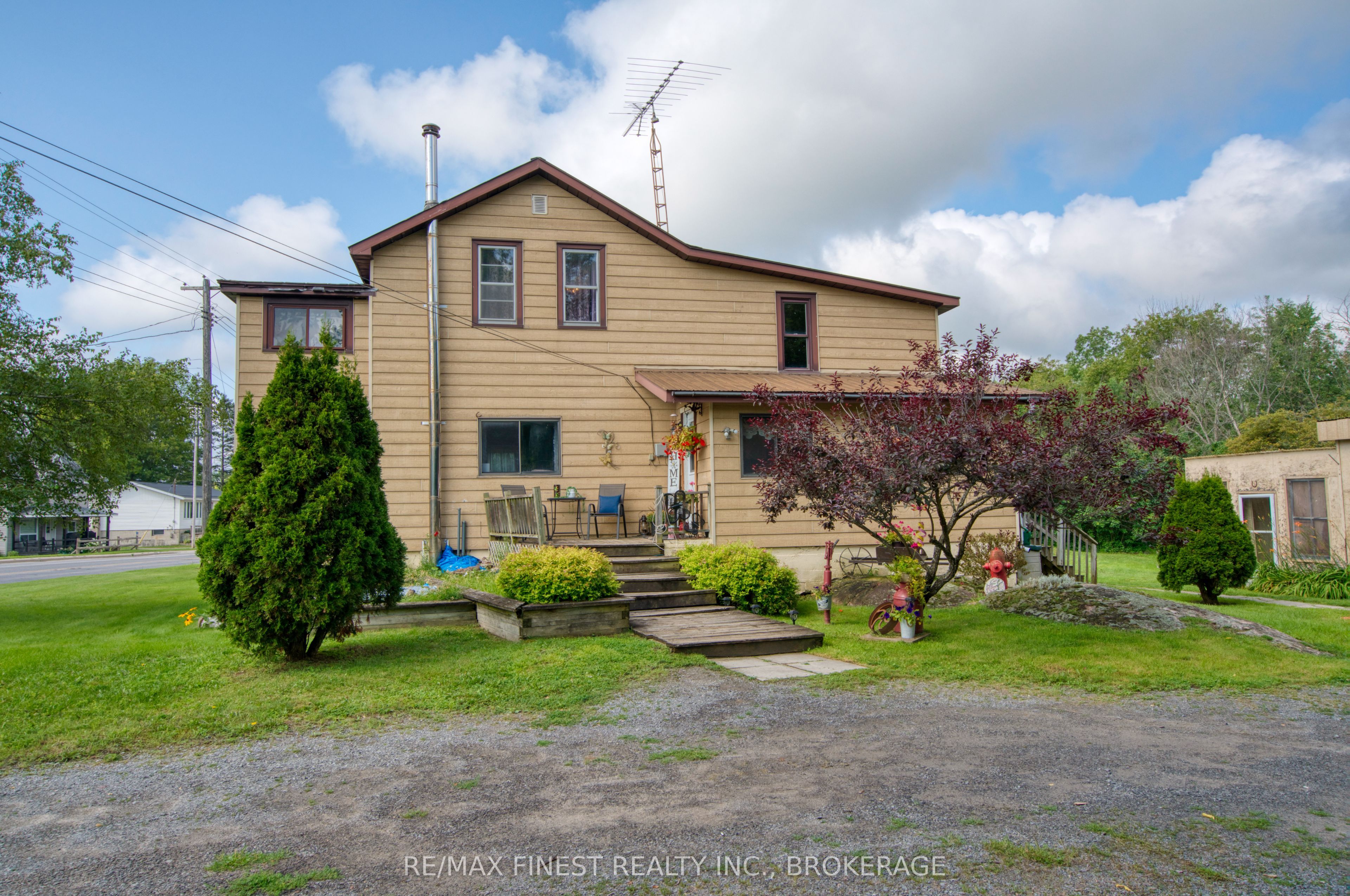 11621 Road 38 Property Photo 2