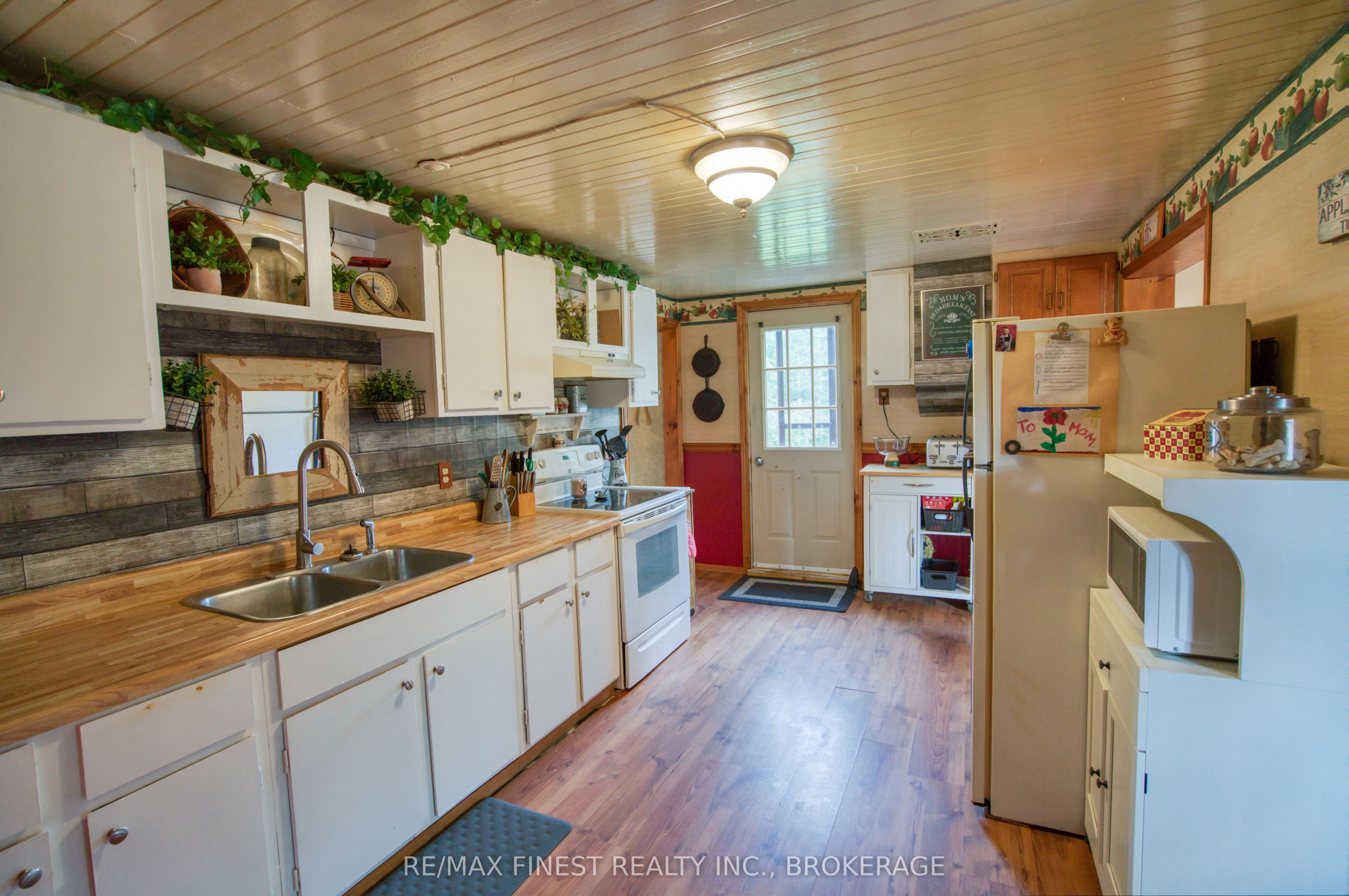 11621 Road 38 Property Photo 7