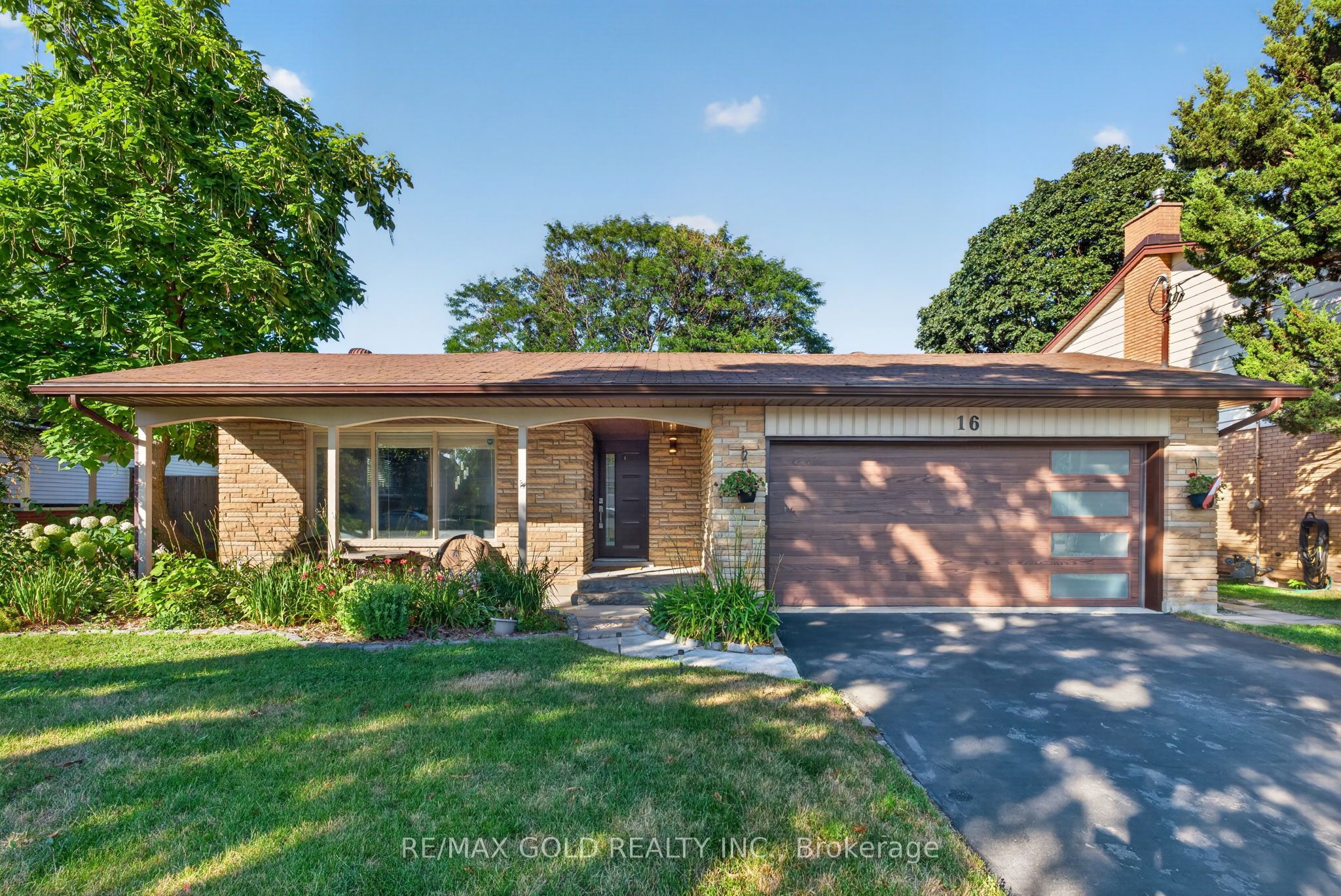 16 Monterey Road Property Photo 4
