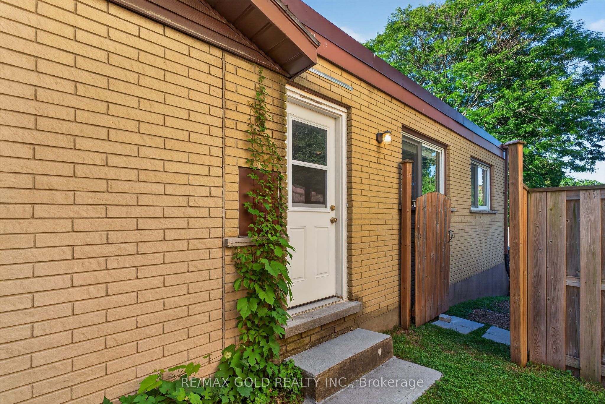 16 Monterey Road Property Photo 42