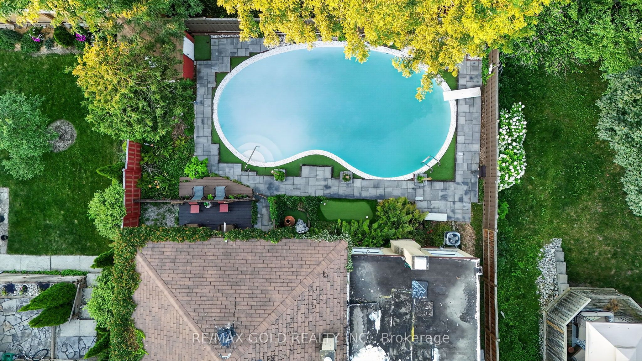 16 Monterey Road Property Photo 48