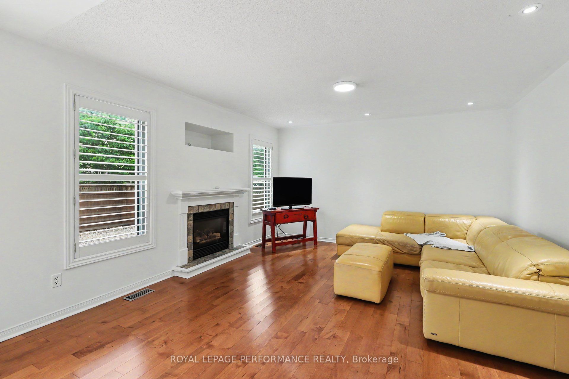6020 Longleaf Drive Property Photo 11