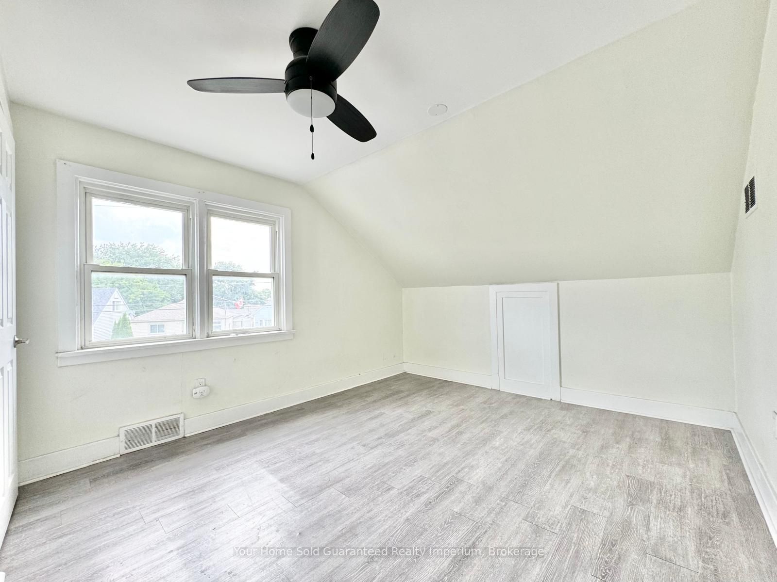 232 Grantham Avenue Upper Property Photo 5