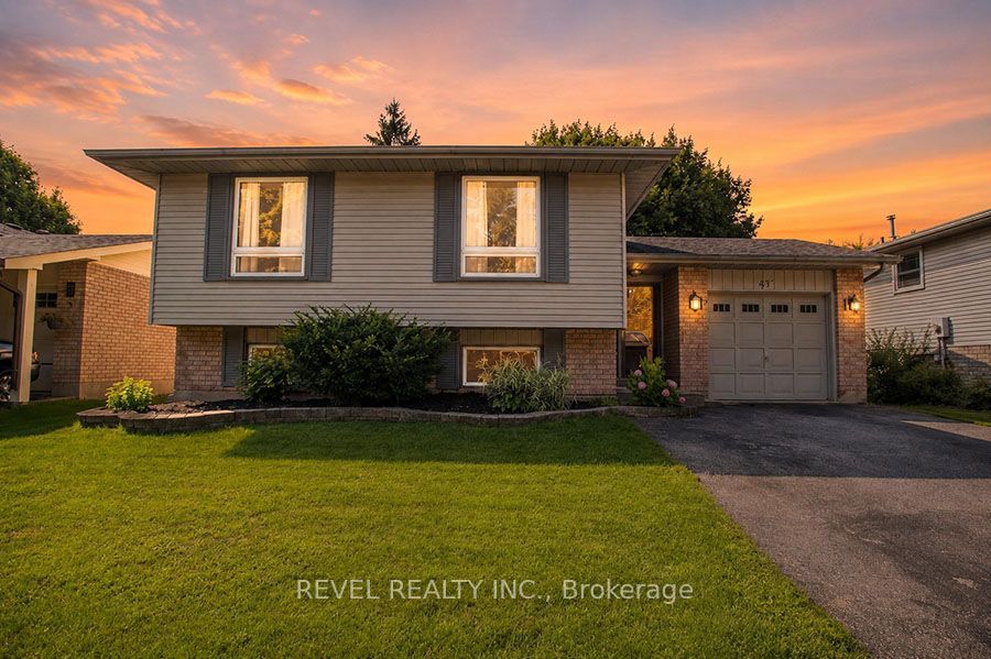 27 Myrtleville Drive Property Photo 1