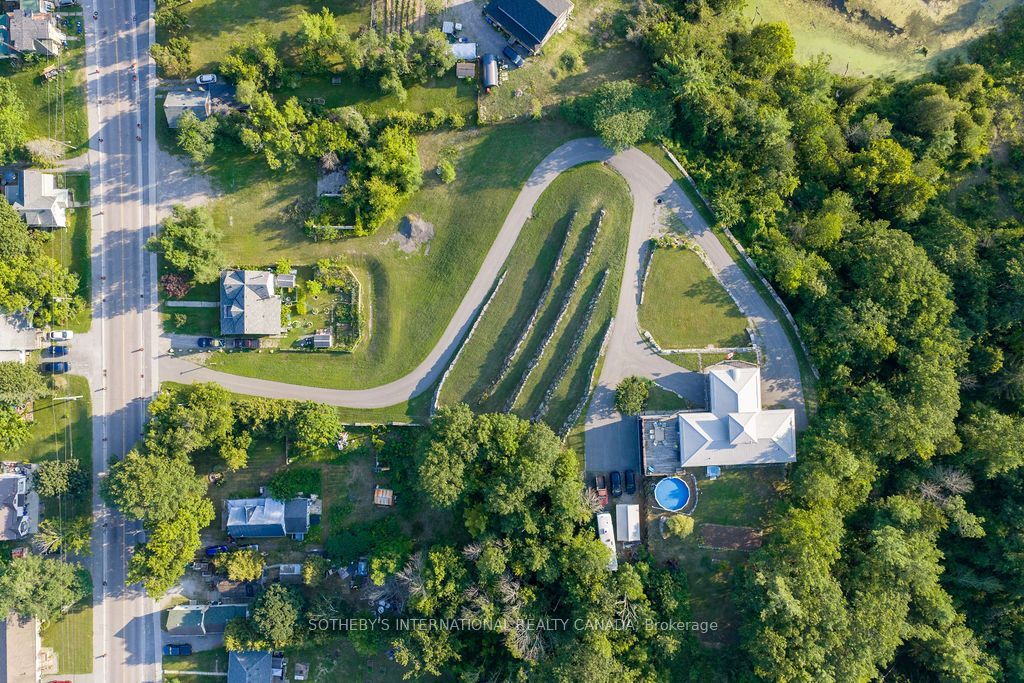 4390 Highway 7 Property Photo 8