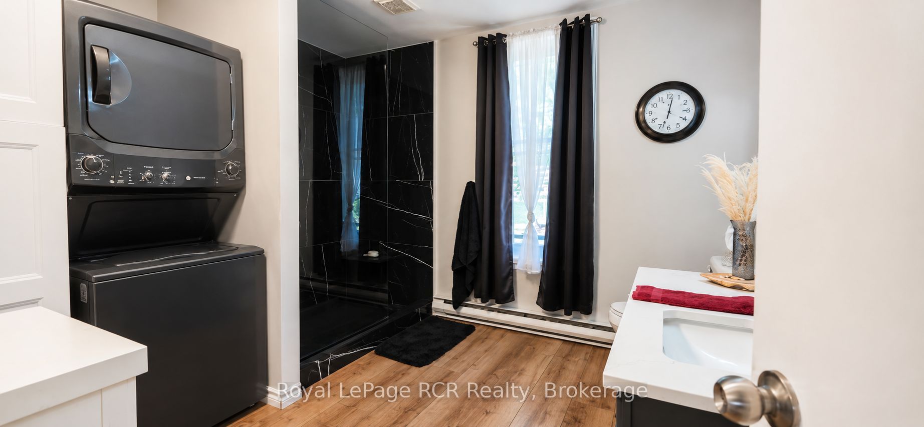 526 Alice Street Property Photo 10