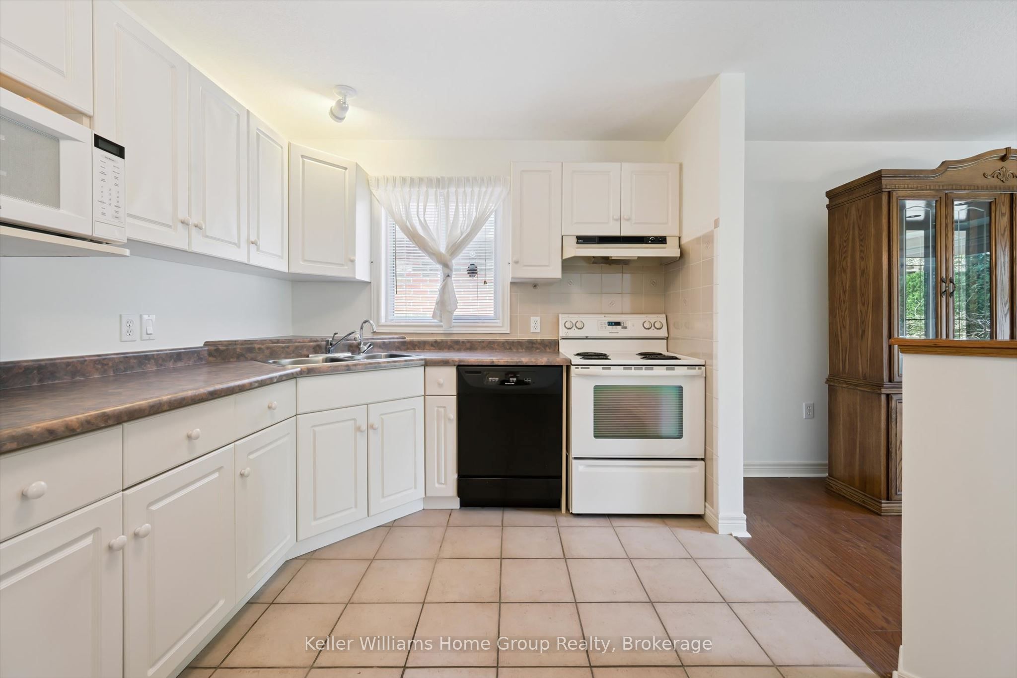6 Parkside Drive Property Photo 12