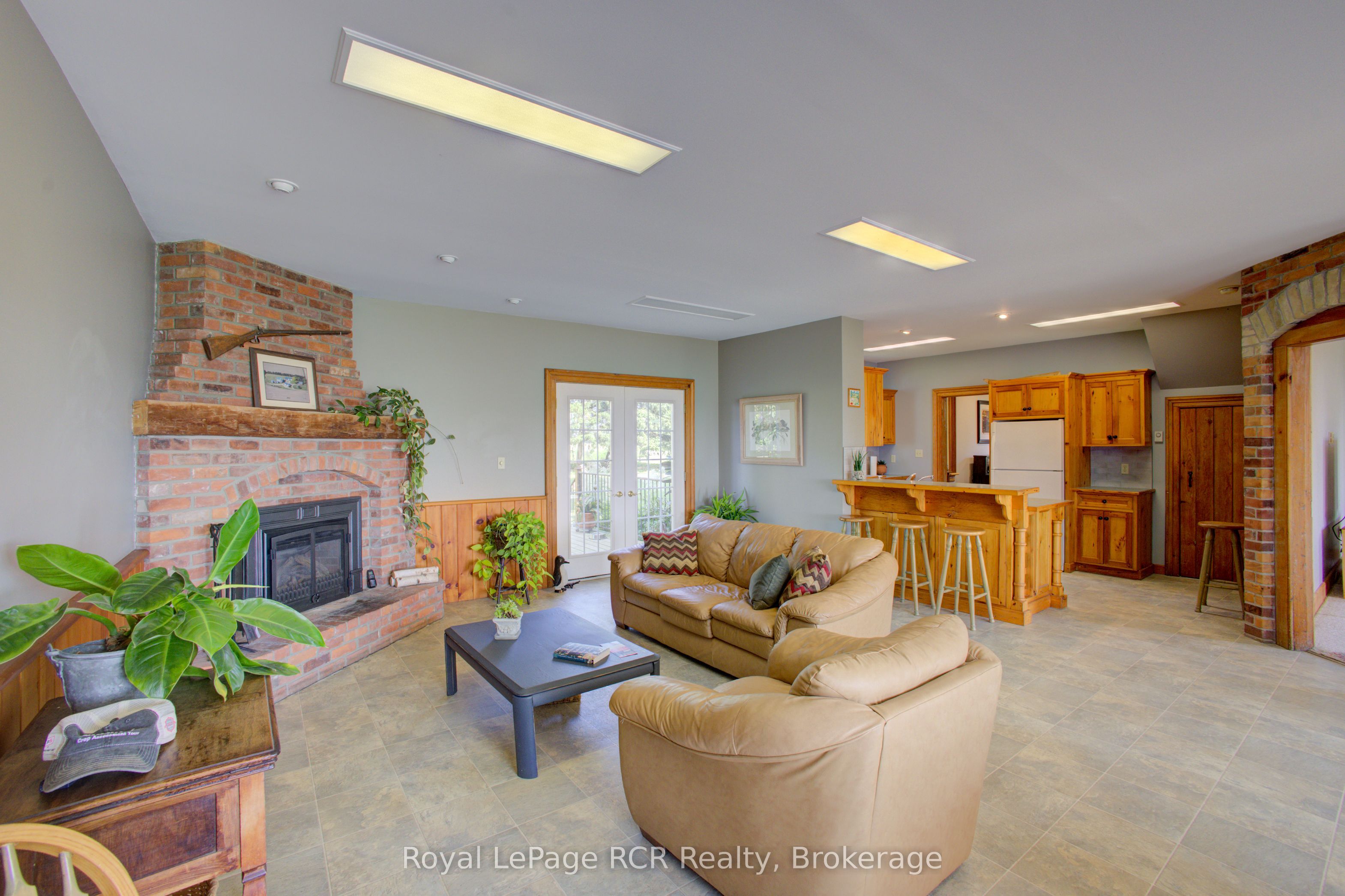 7120 Sixth Line Property Photo 12