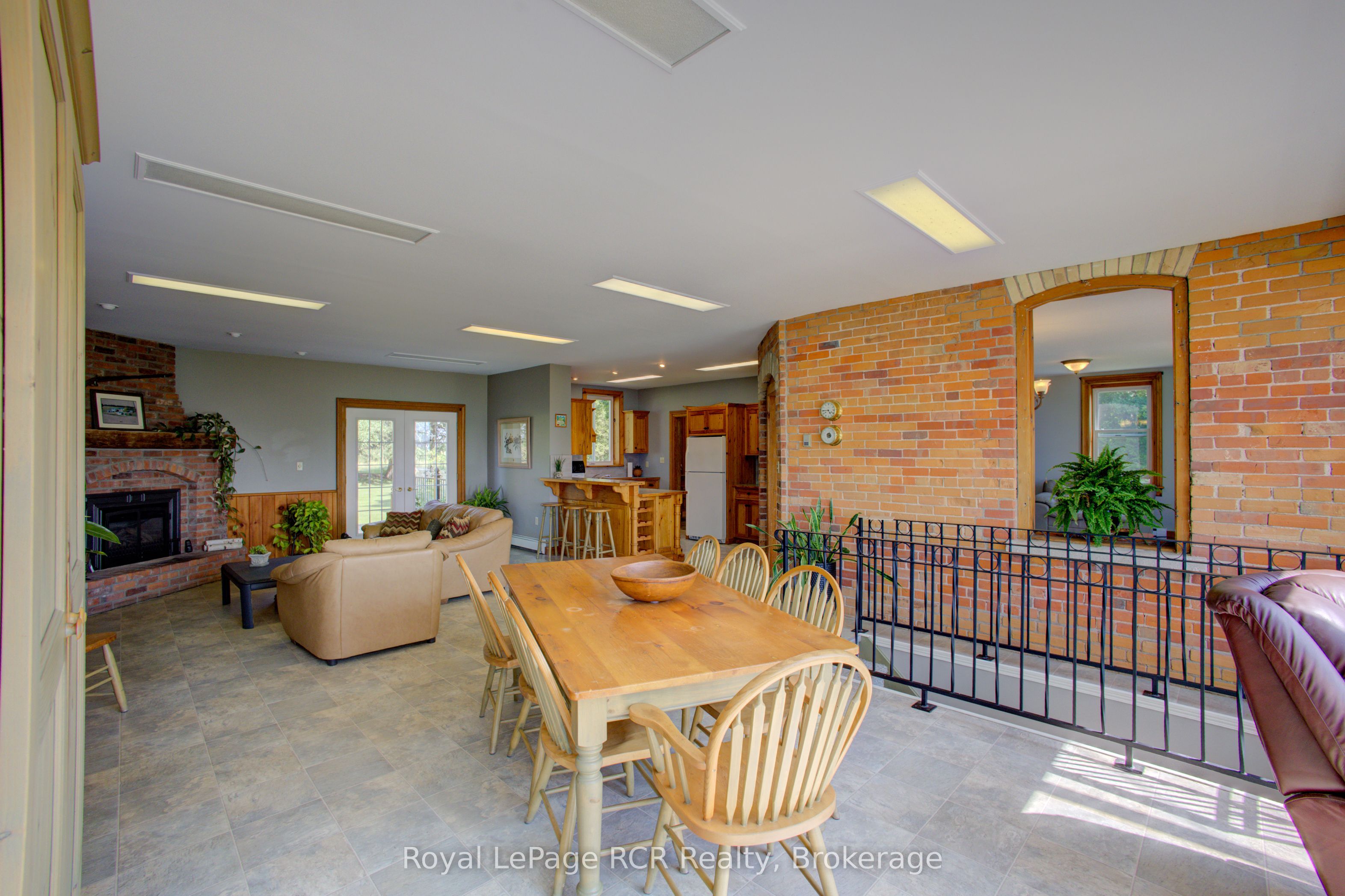 7120 Sixth Line Property Photo 15
