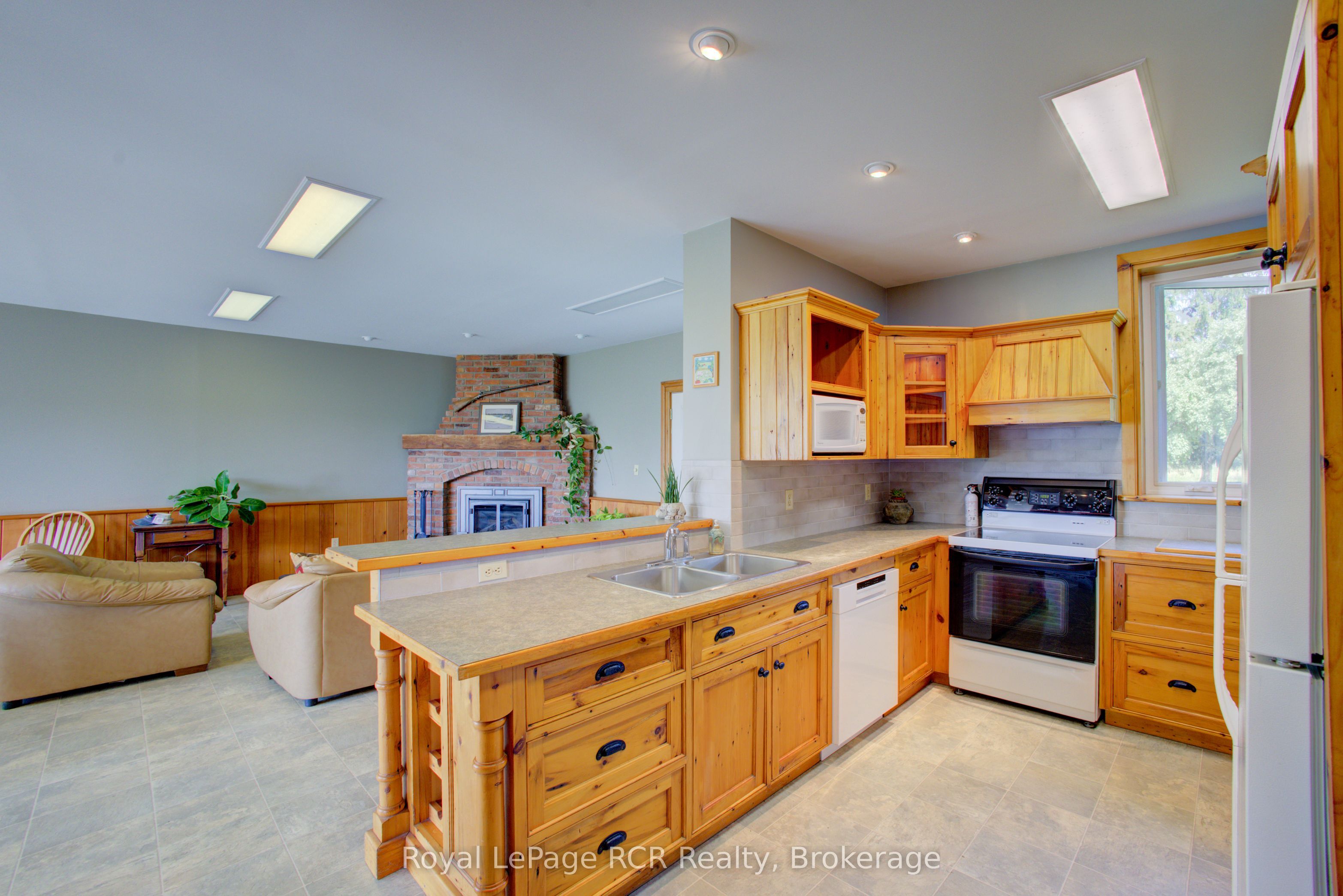 7120 Sixth Line Property Photo 18