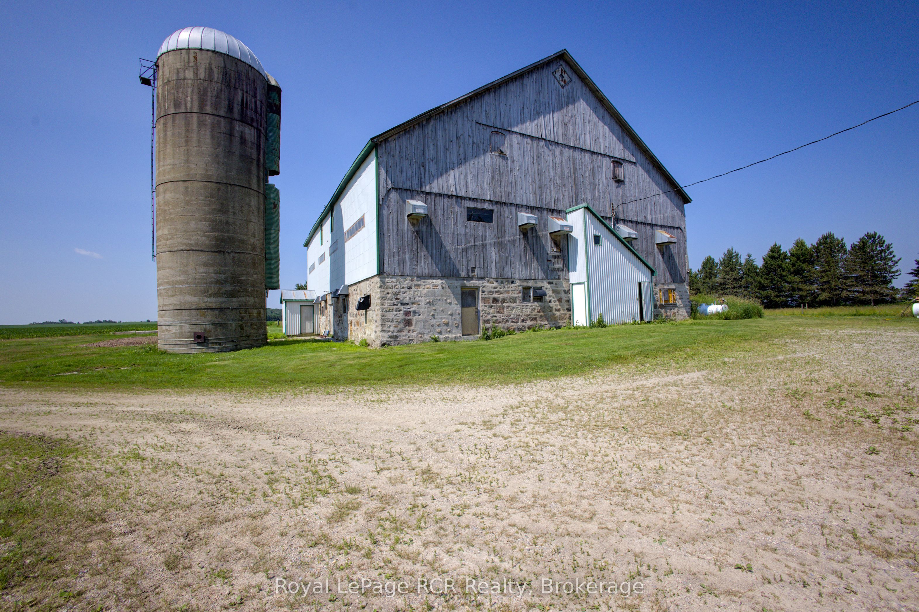 7120 Sixth Line Property Photo 37