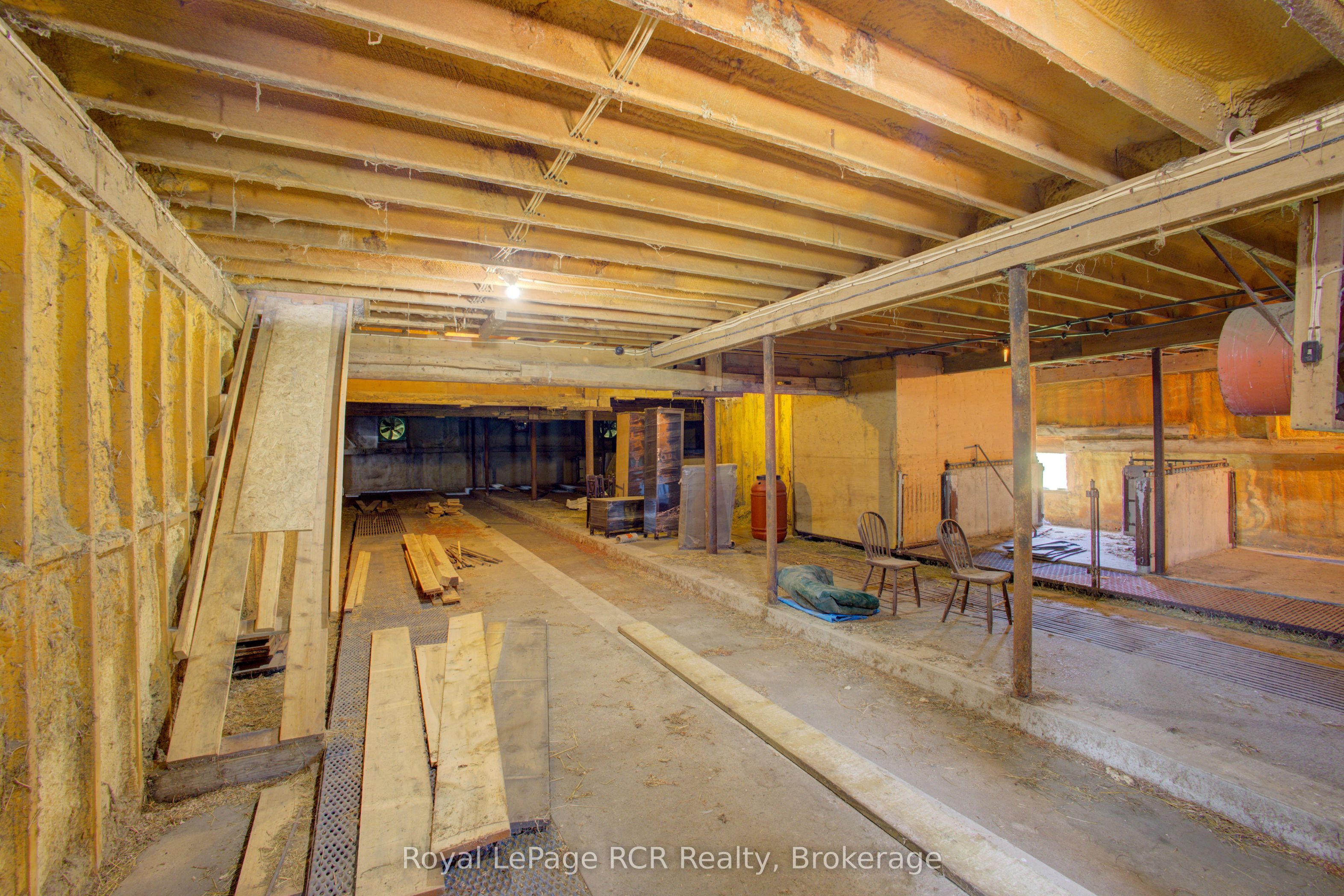 7120 Sixth Line Property Photo 39