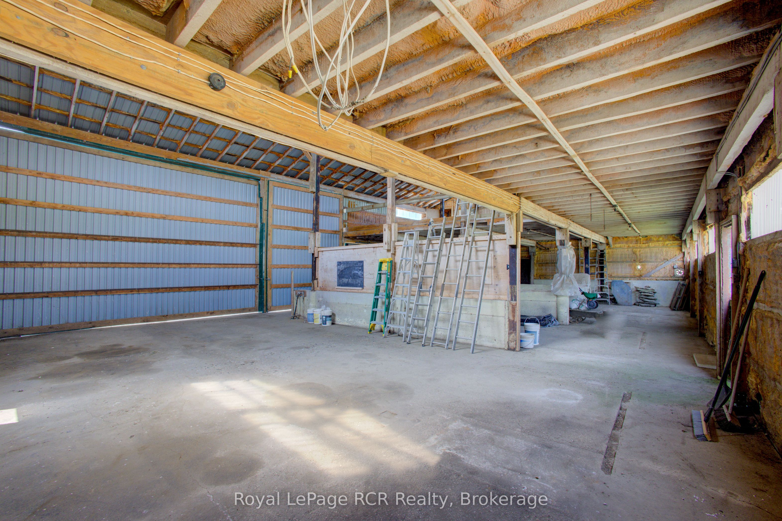 7120 Sixth Line Property Photo 41