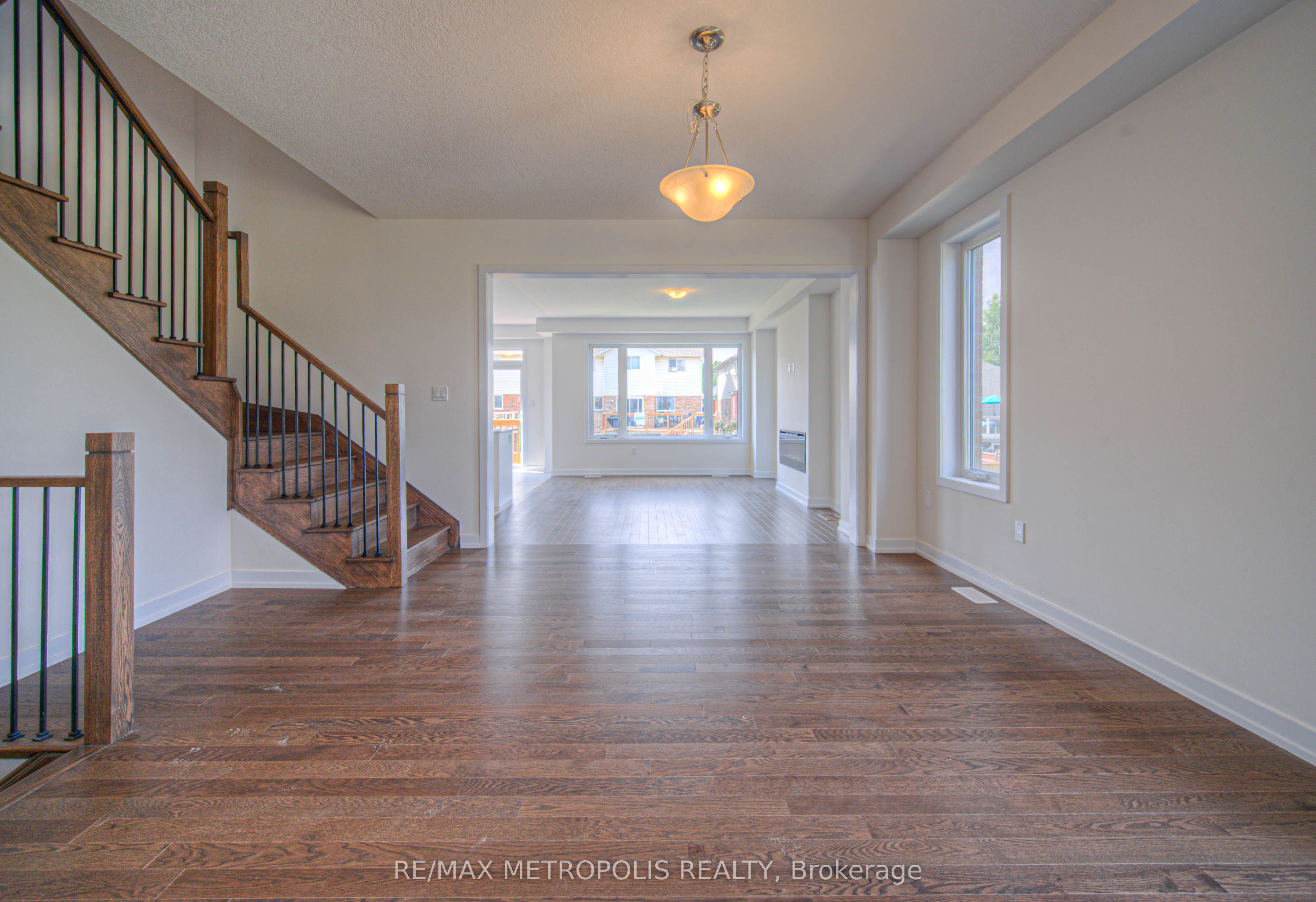 100 Moss Drive Property Photo 7