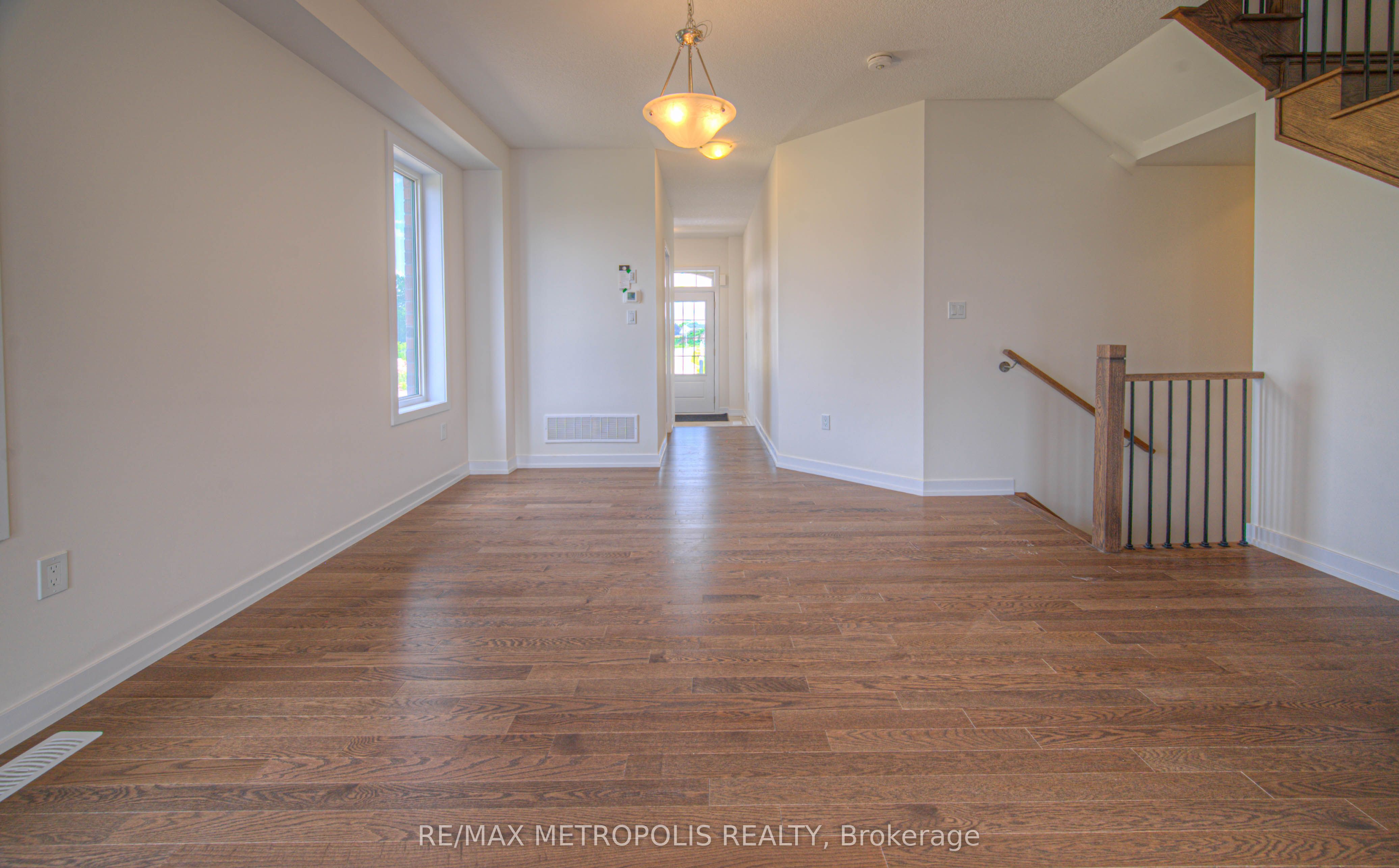 100 Moss Drive Property Photo 9