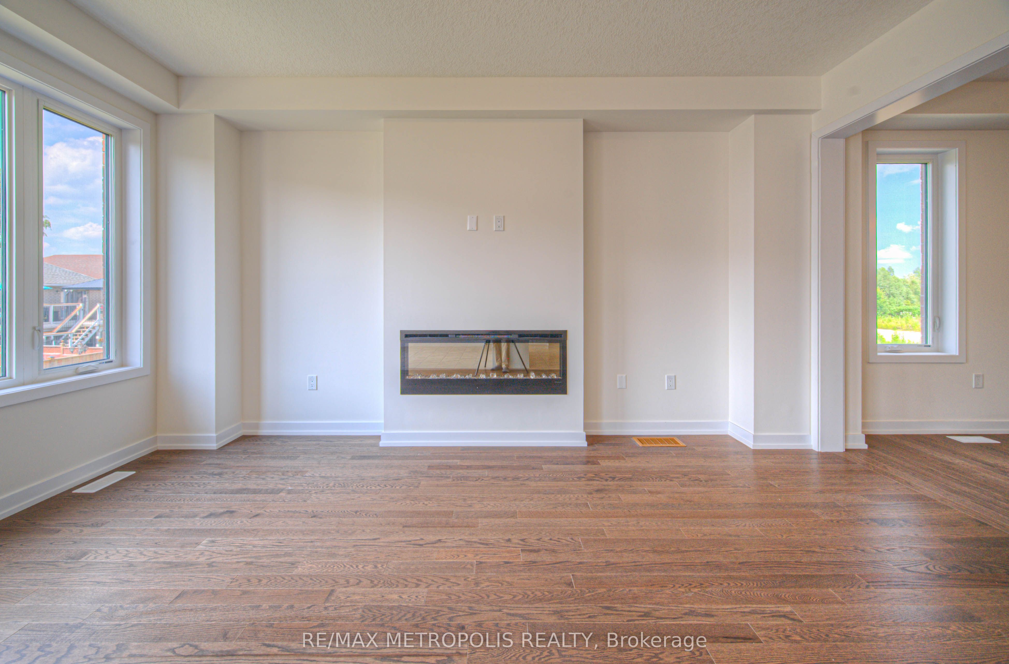 100 Moss Drive Property Photo 14
