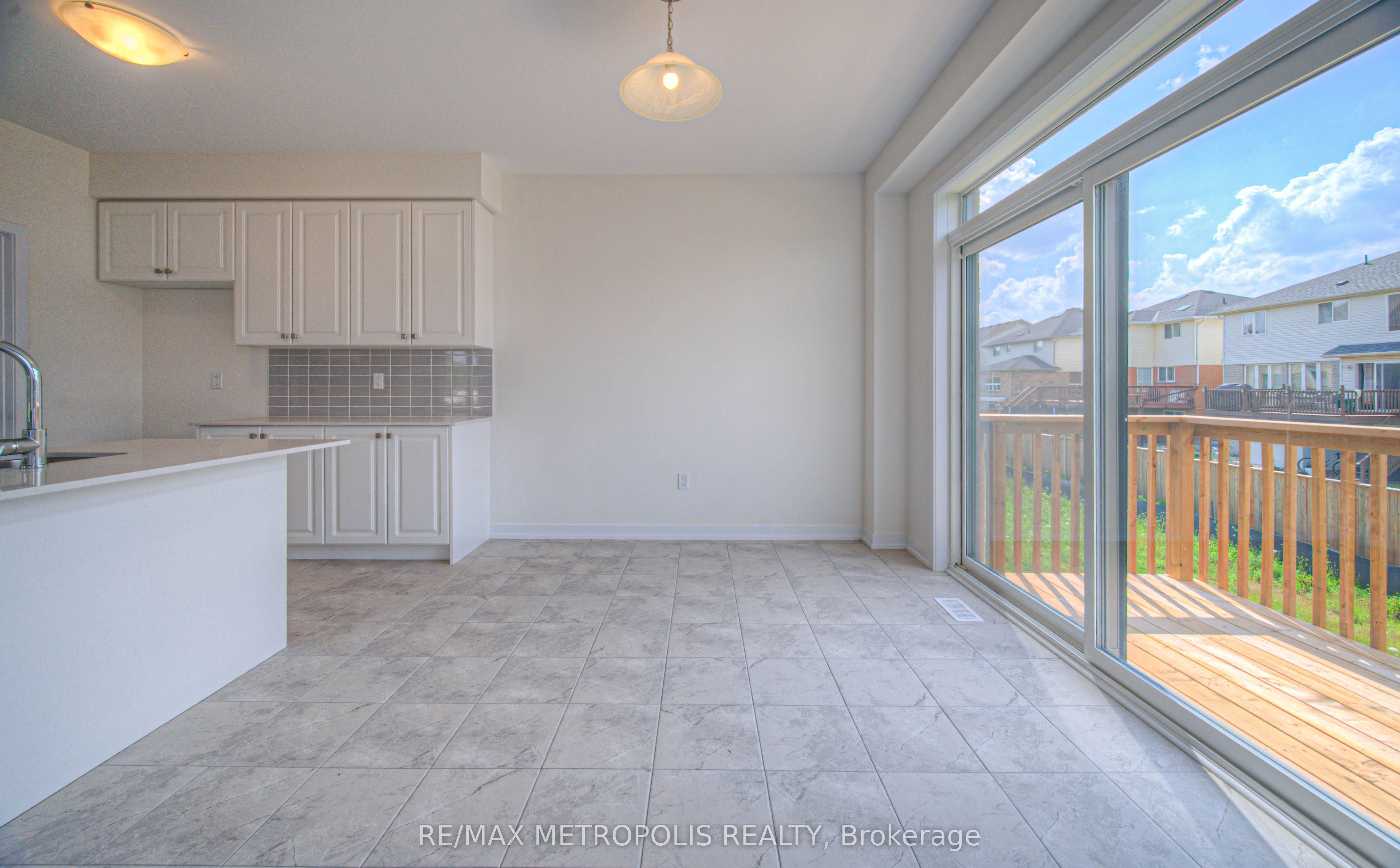100 Moss Drive Property Photo 16