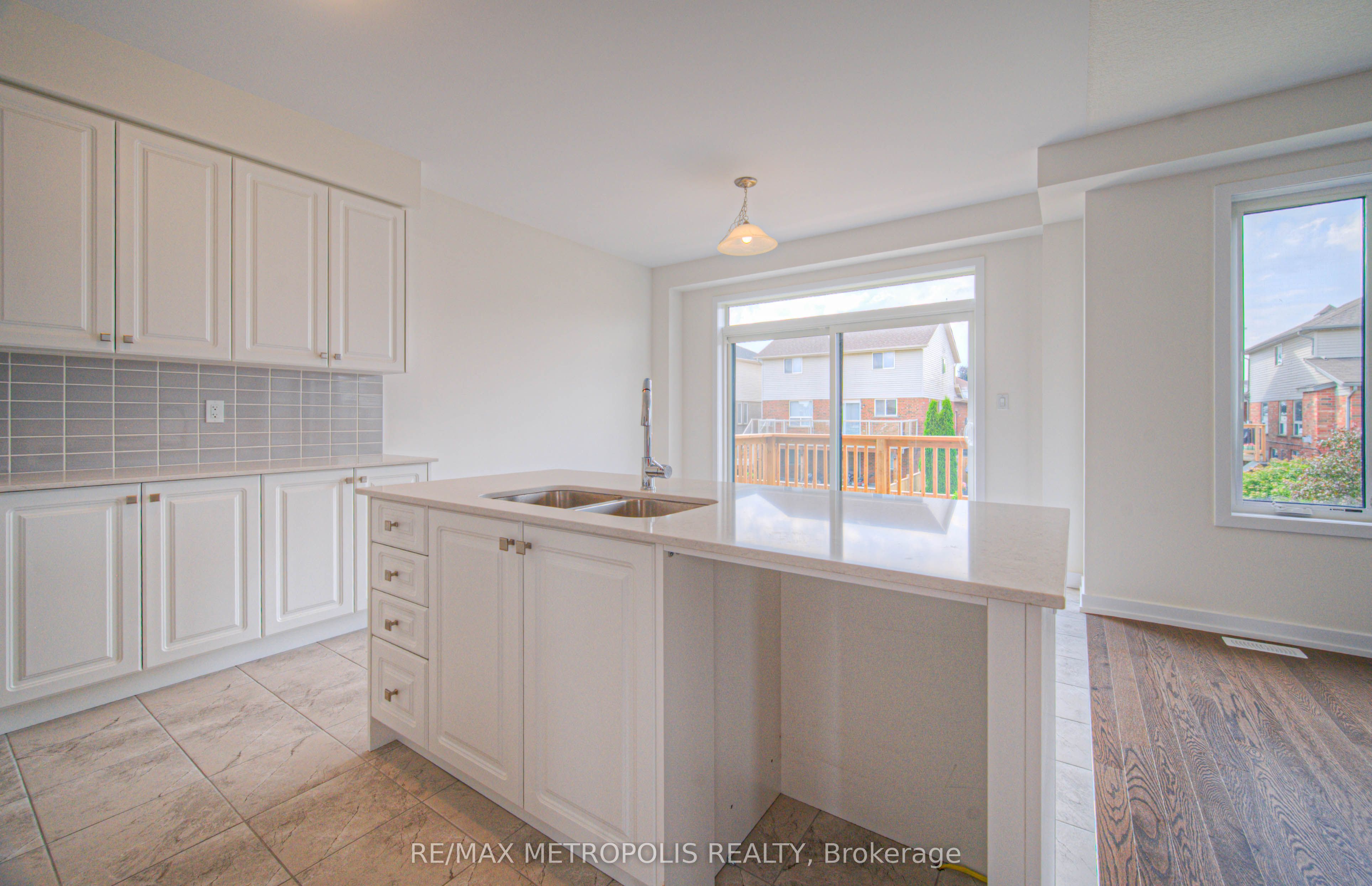 100 Moss Drive Property Photo 23