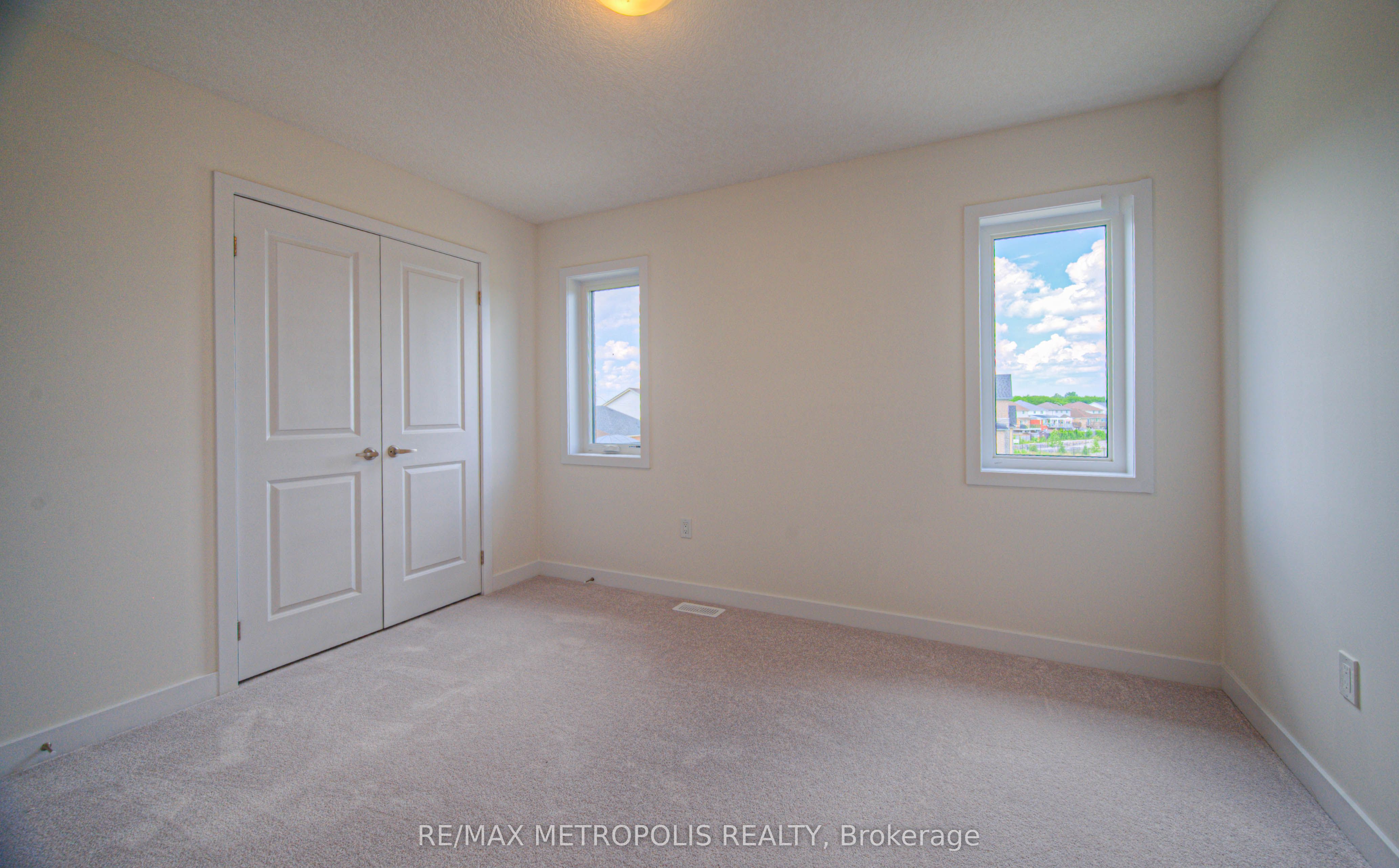 100 Moss Drive Property Photo 28