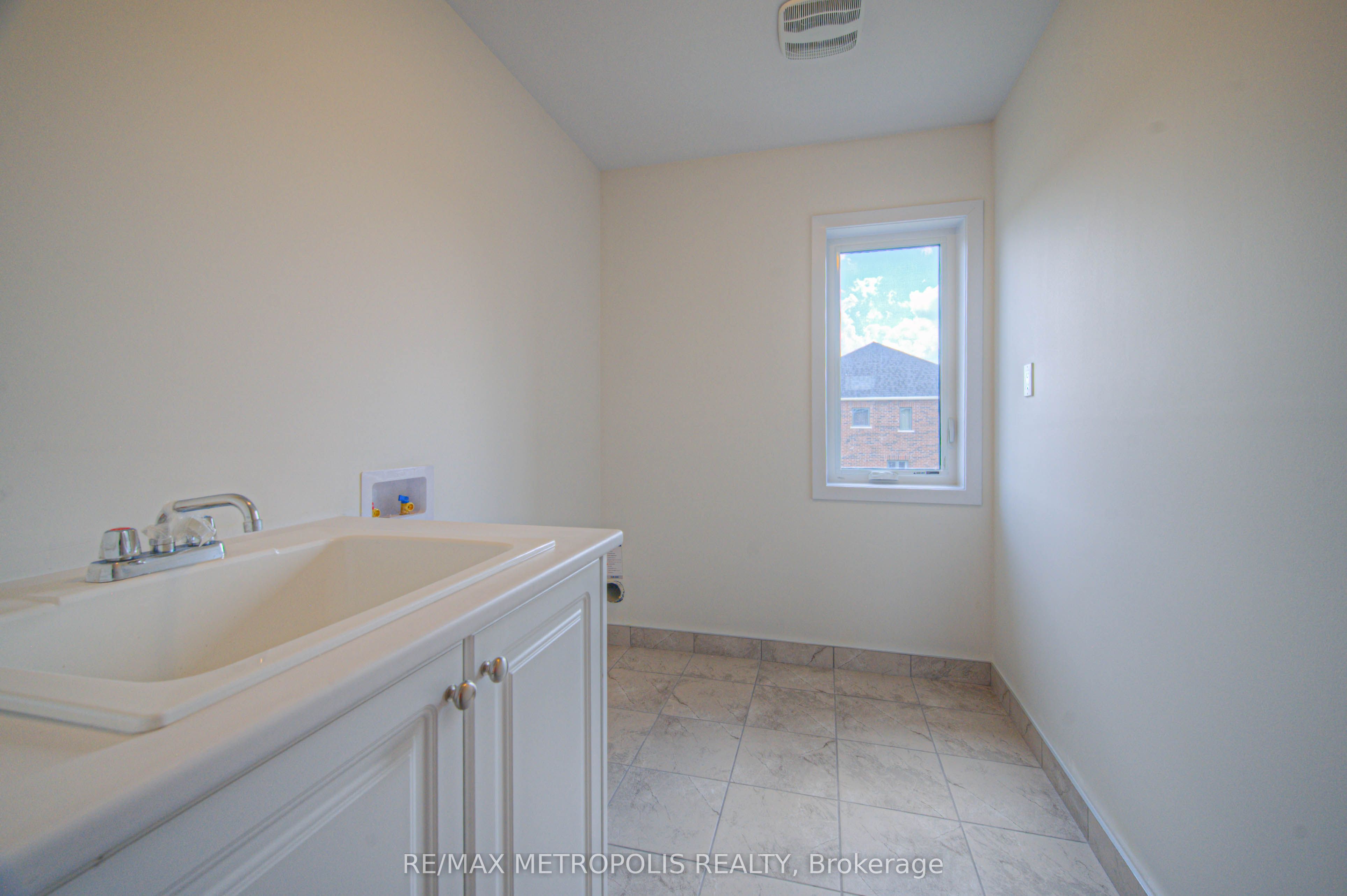 100 Moss Drive Property Photo 30
