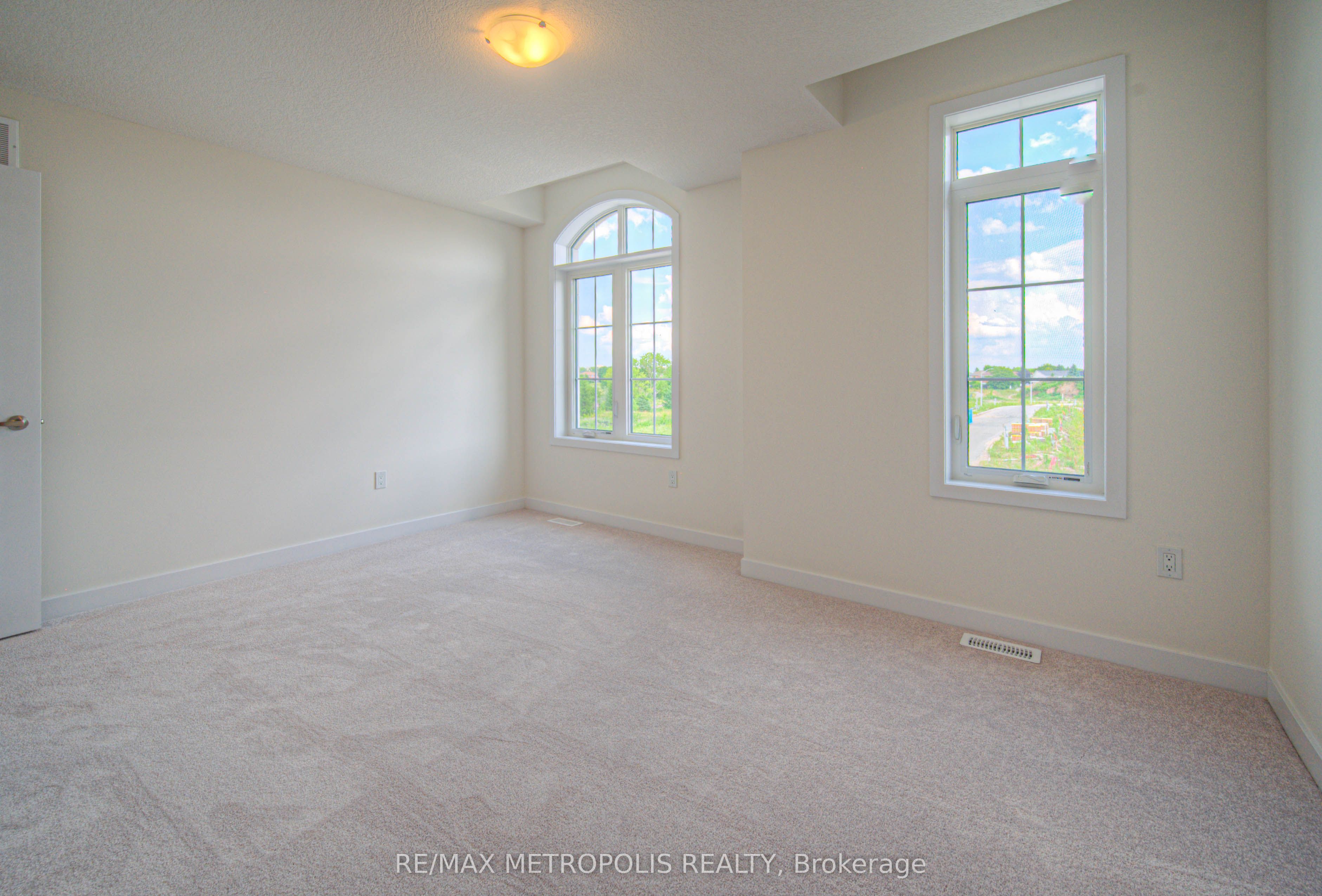 100 Moss Drive Property Photo 33
