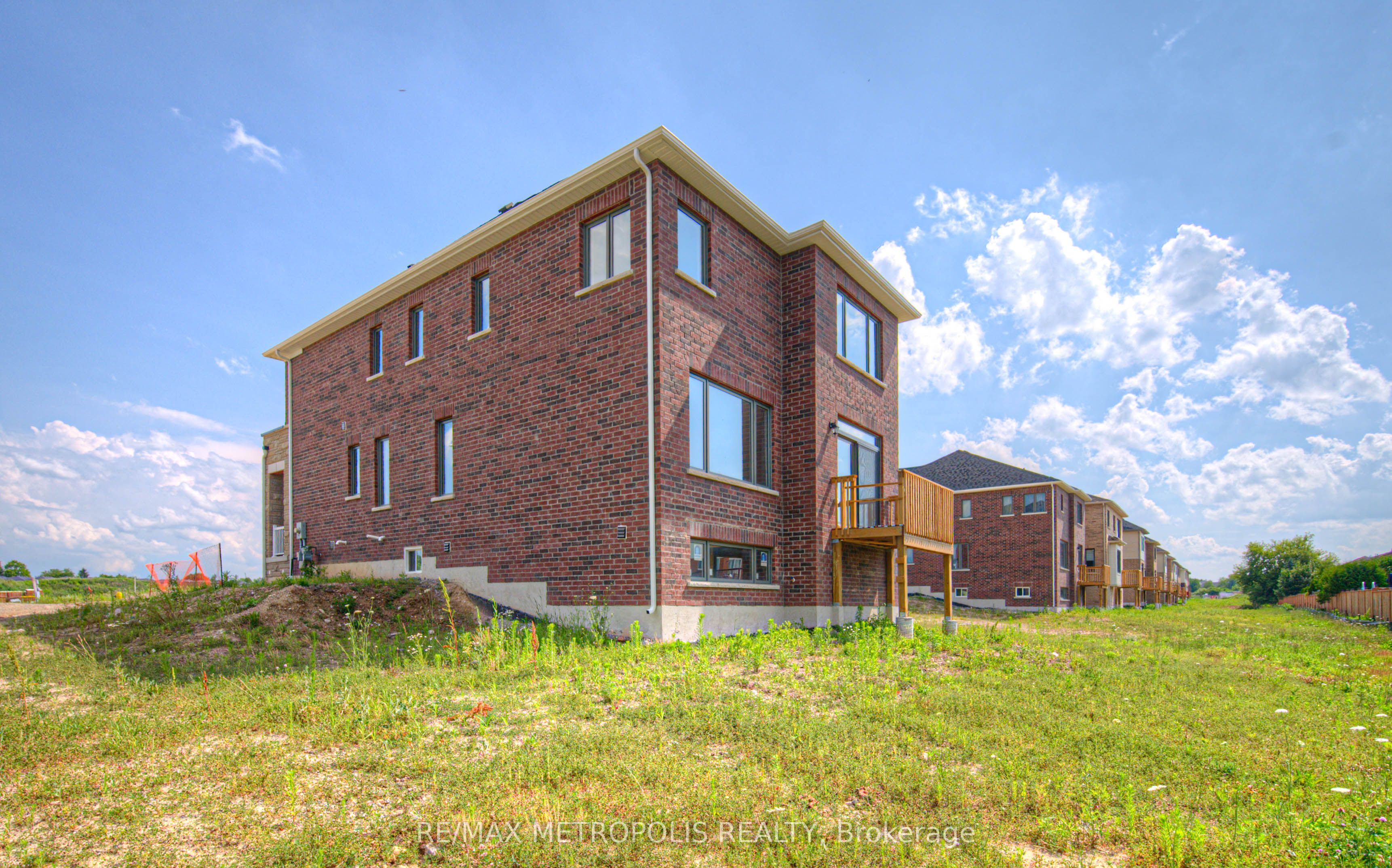 100 Moss Drive Property Photo 43