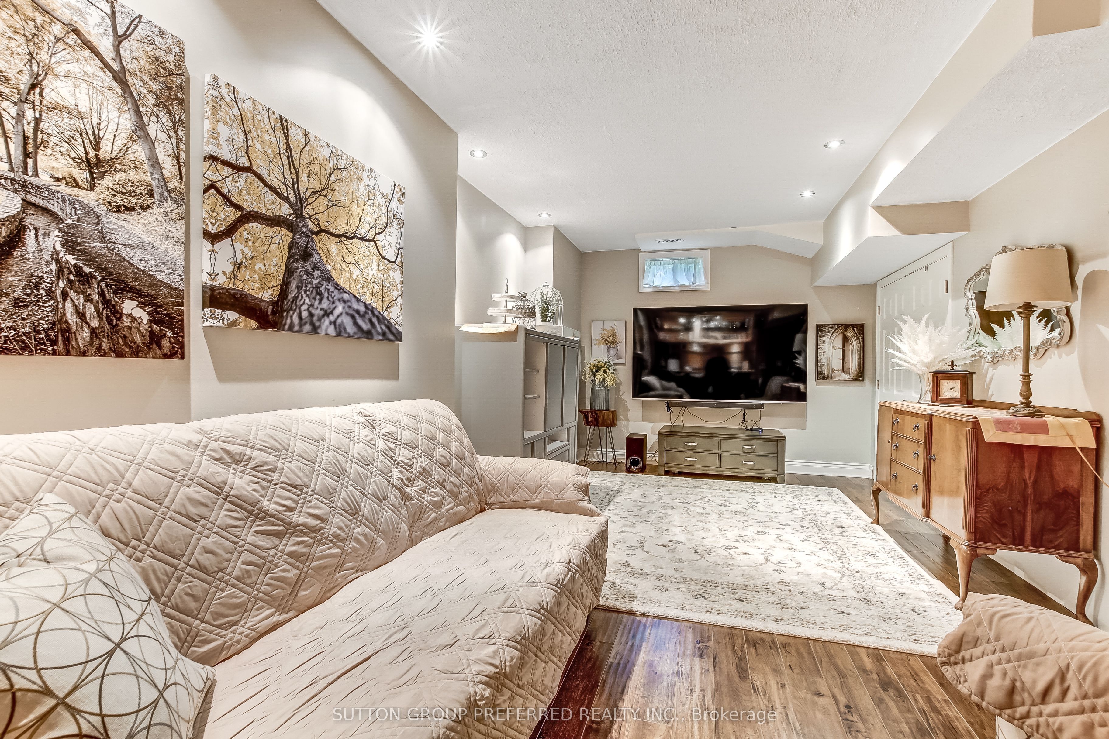 462 Ambleside Drive Property Photo 29