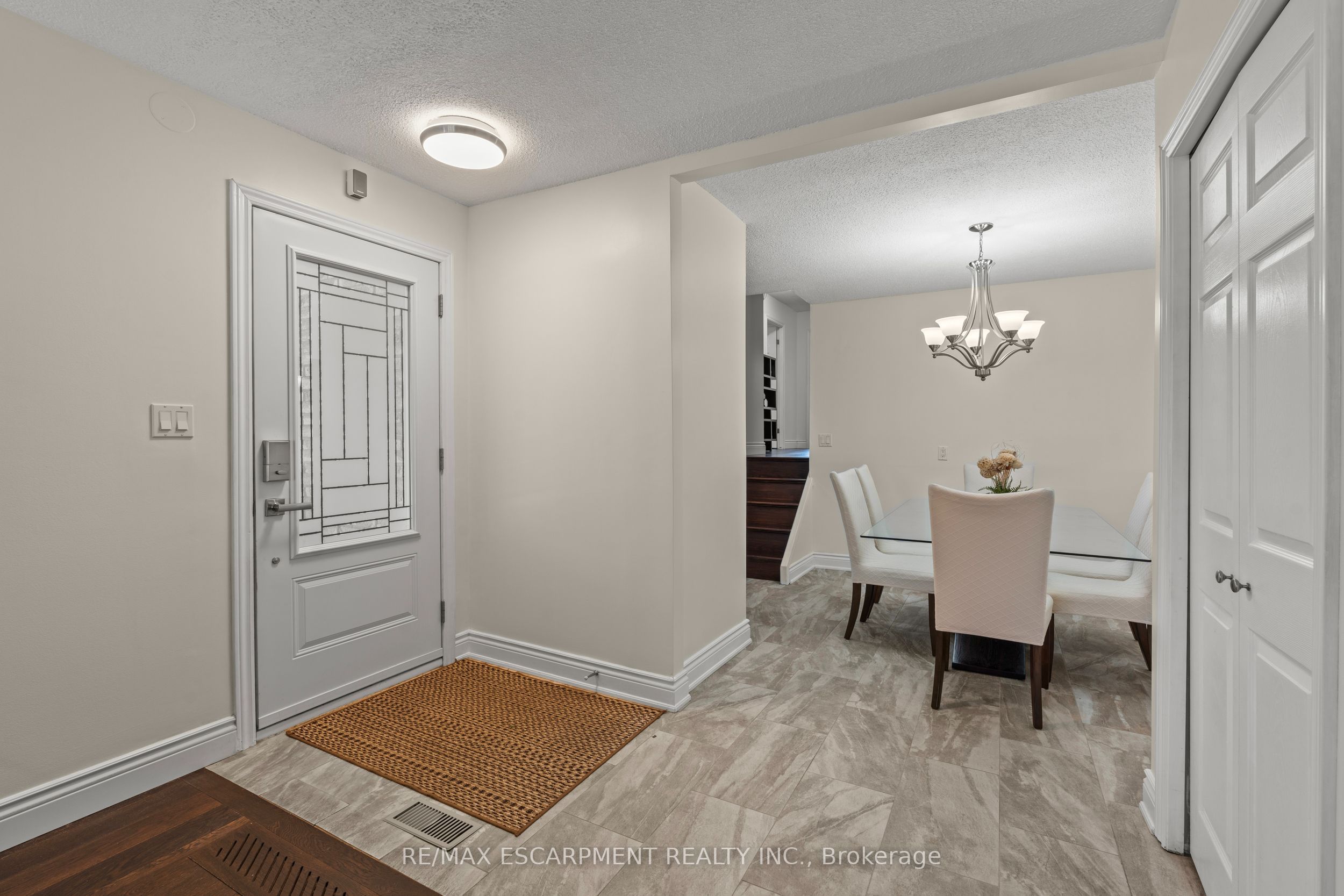 167 Berkindale Drive Property Photo 4