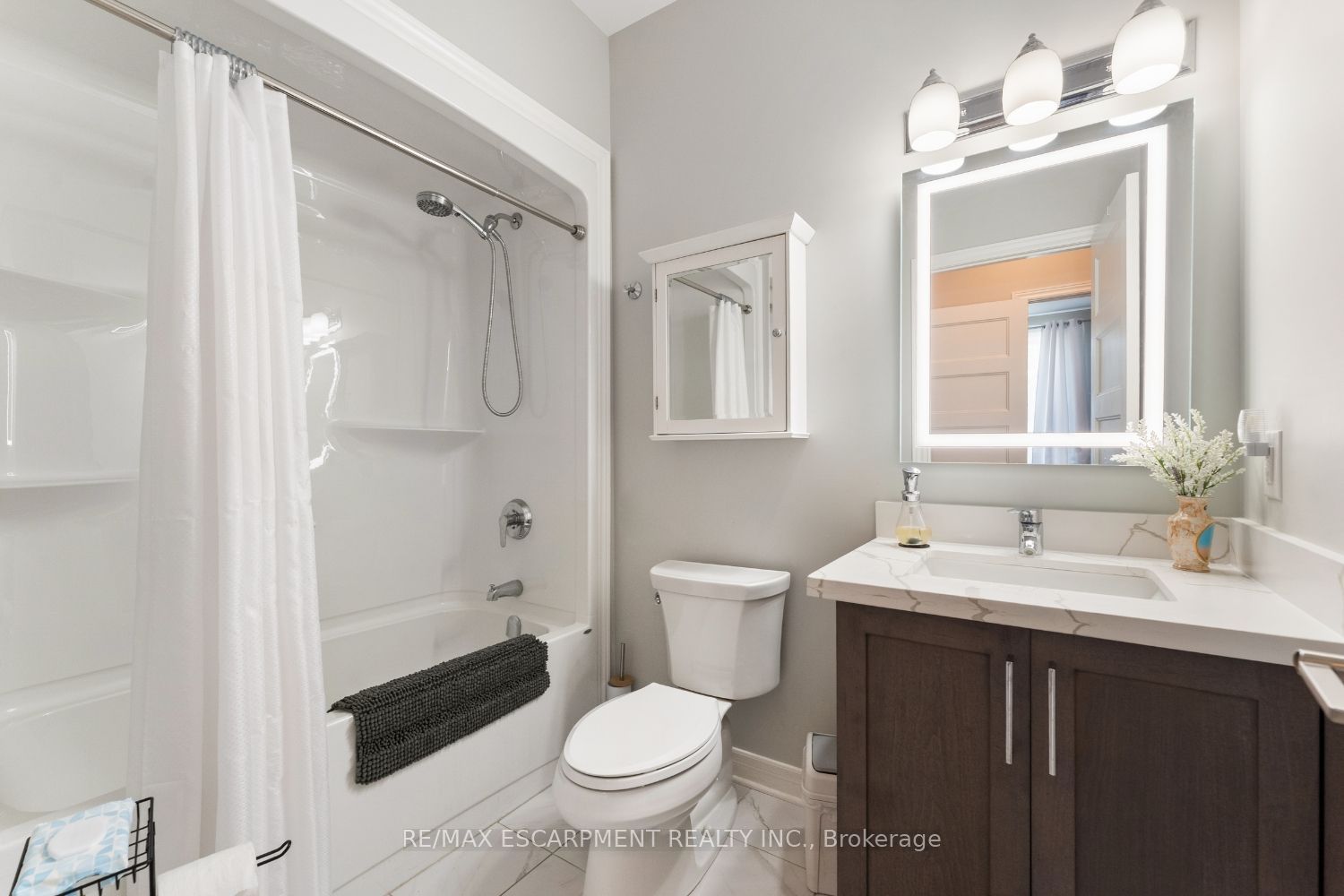 60 Andrew Lane Property Photo 6