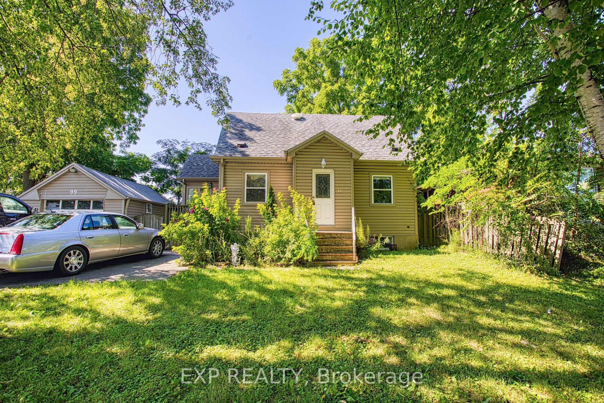 99 Mohawk Road W Property Photo 1