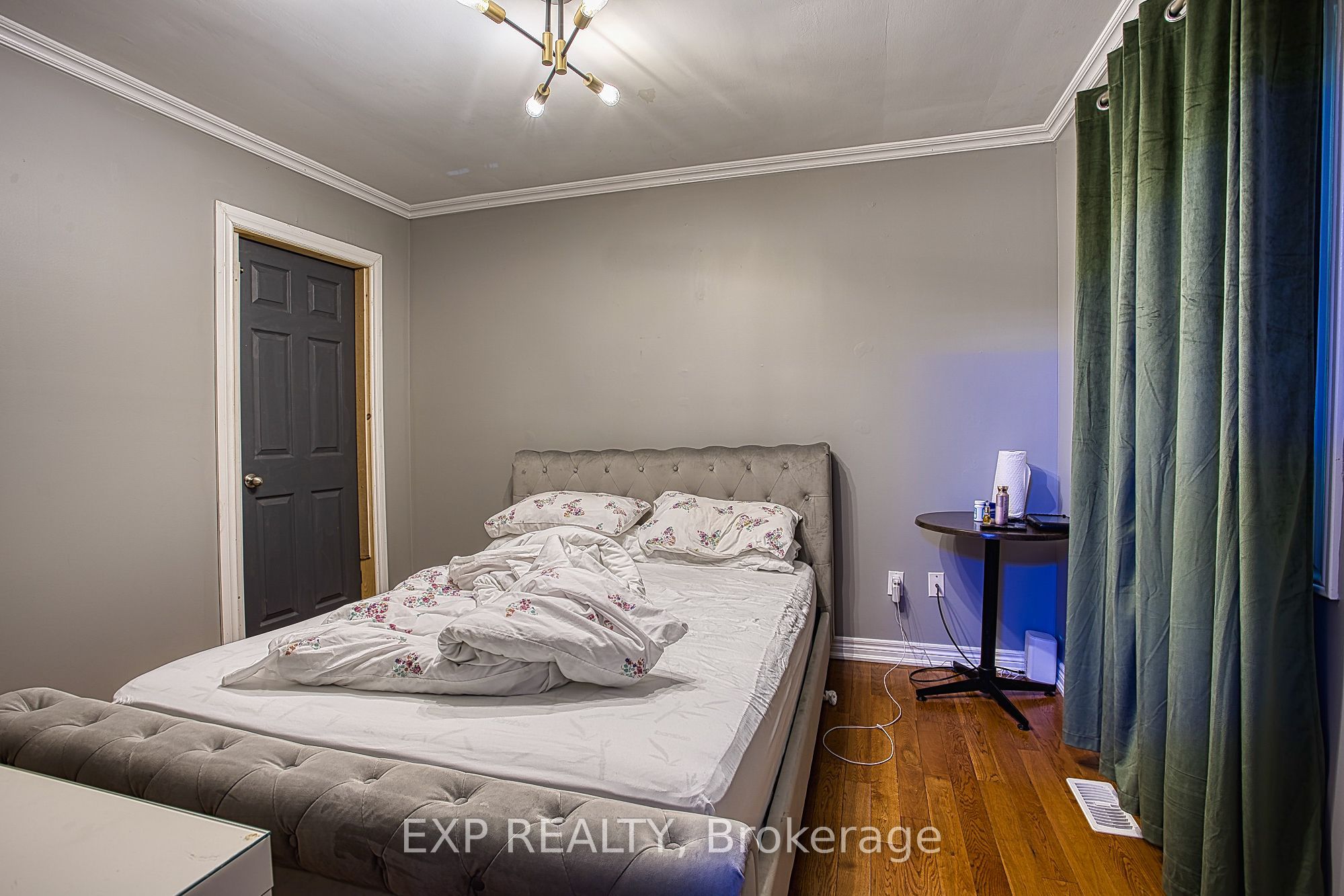 99 Mohawk Road W Property Photo 5