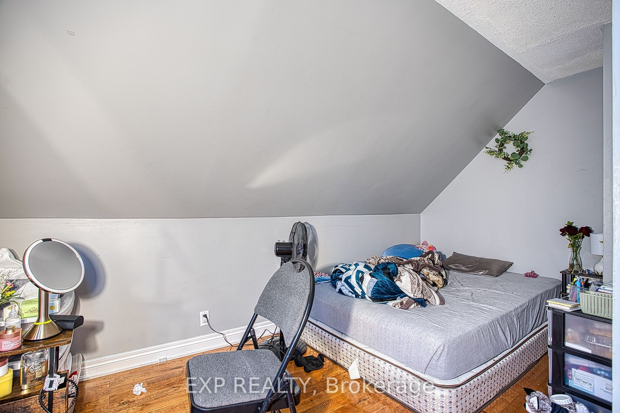 99 Mohawk Road W Property Photo 10