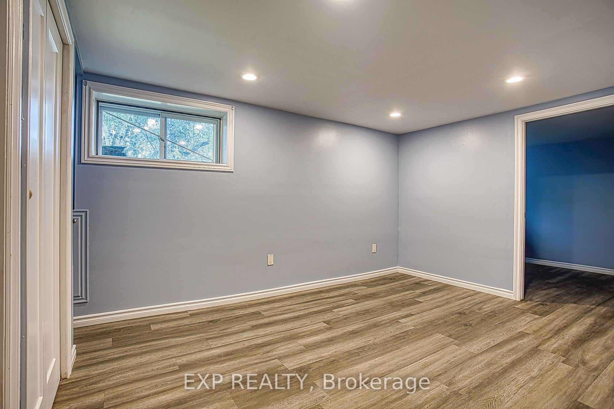 99 Mohawk Road W Property Photo 13