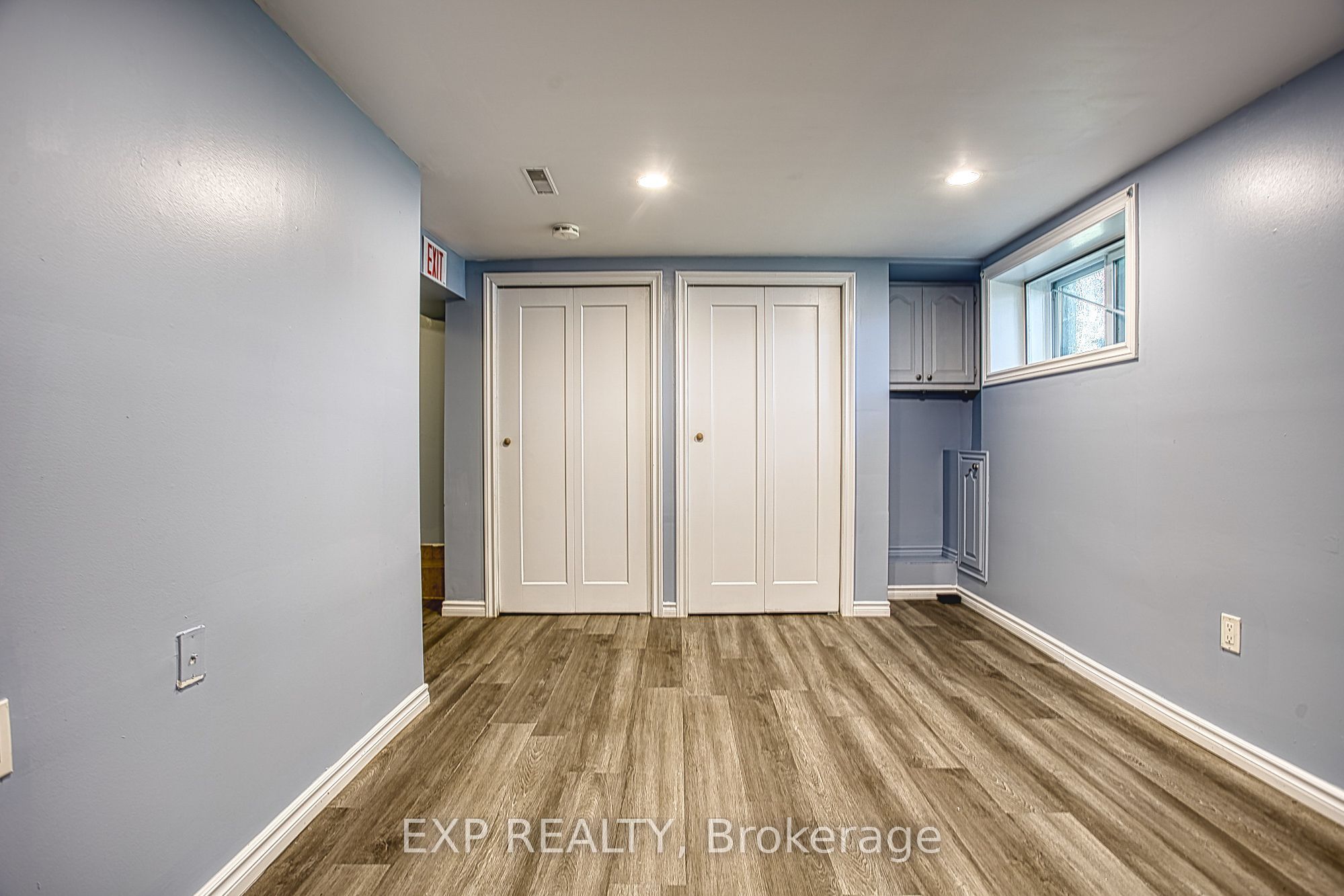 99 Mohawk Road W Property Photo 15