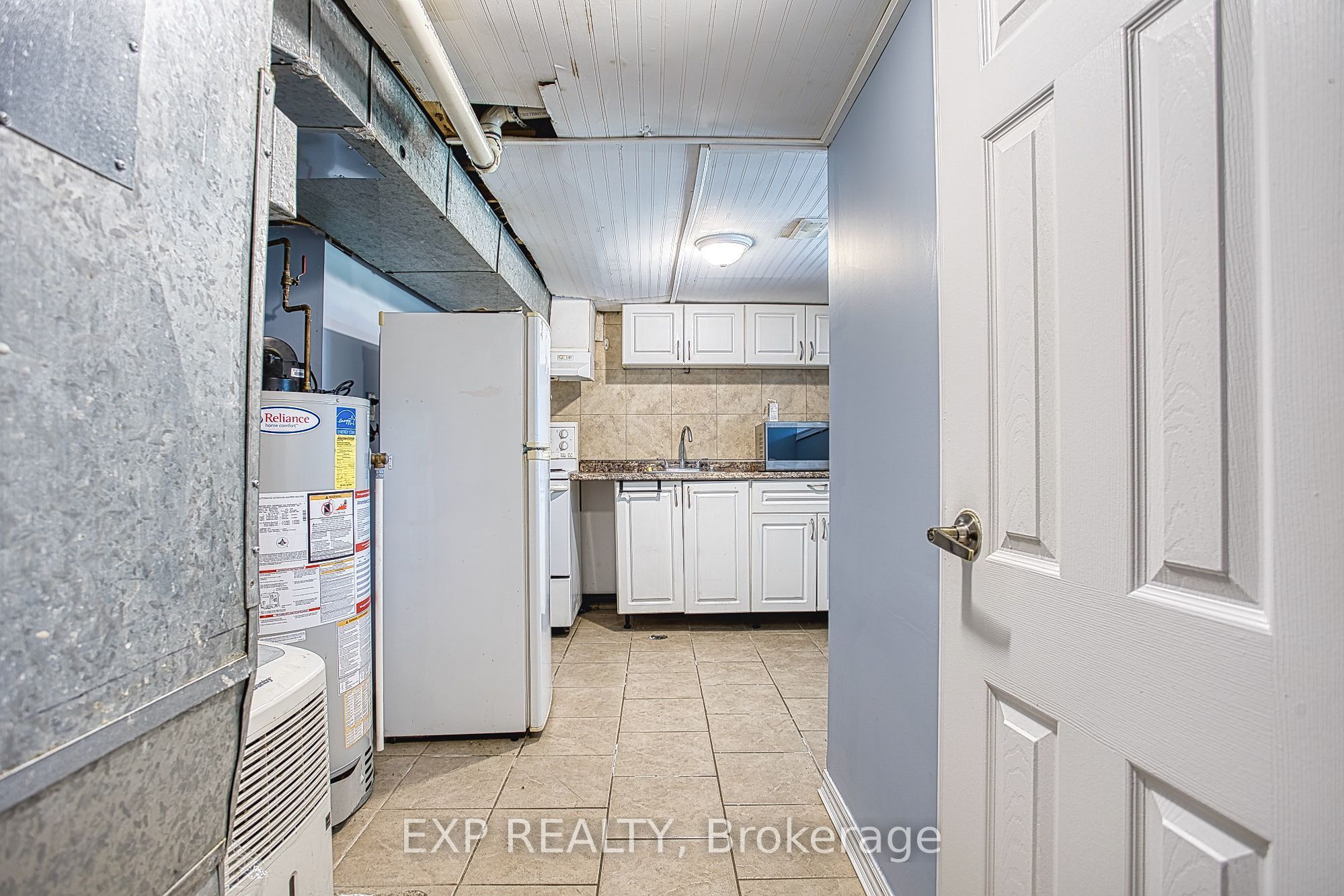 99 Mohawk Road W Property Photo 17