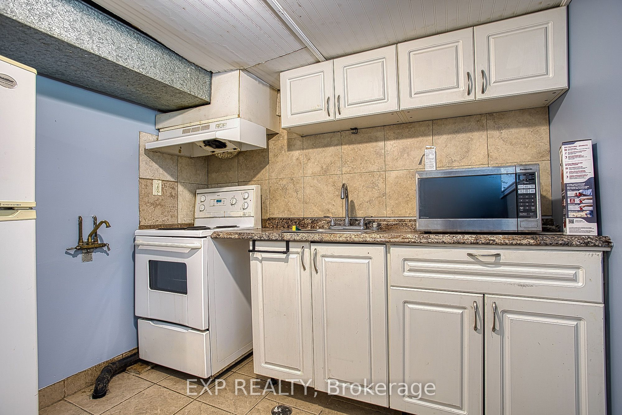 99 Mohawk Road W Property Photo 19