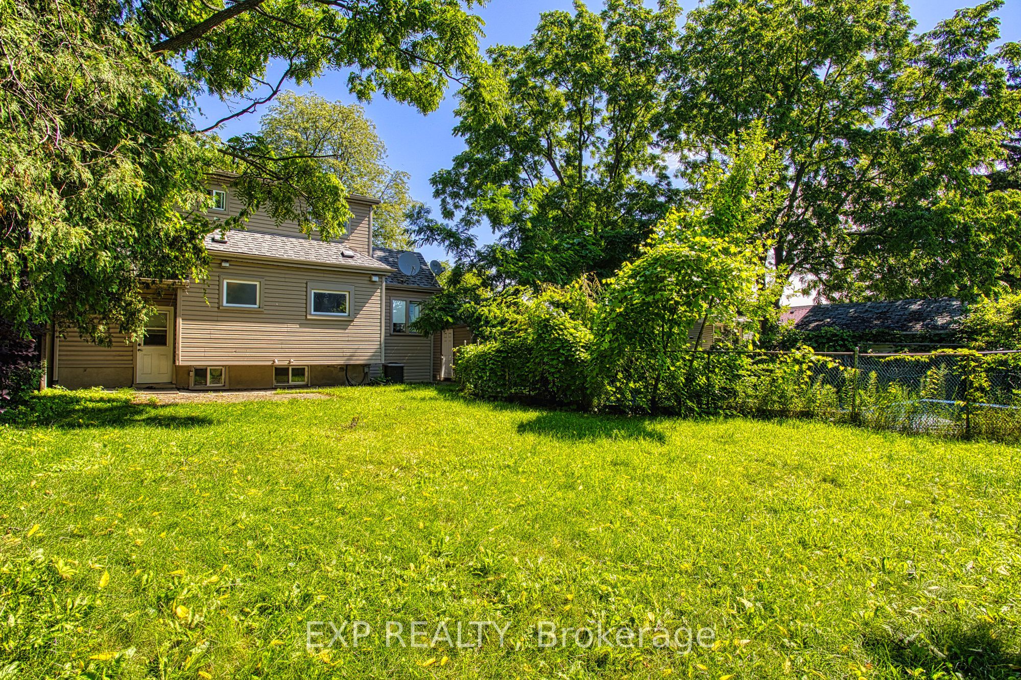 99 Mohawk Road W Property Photo 20