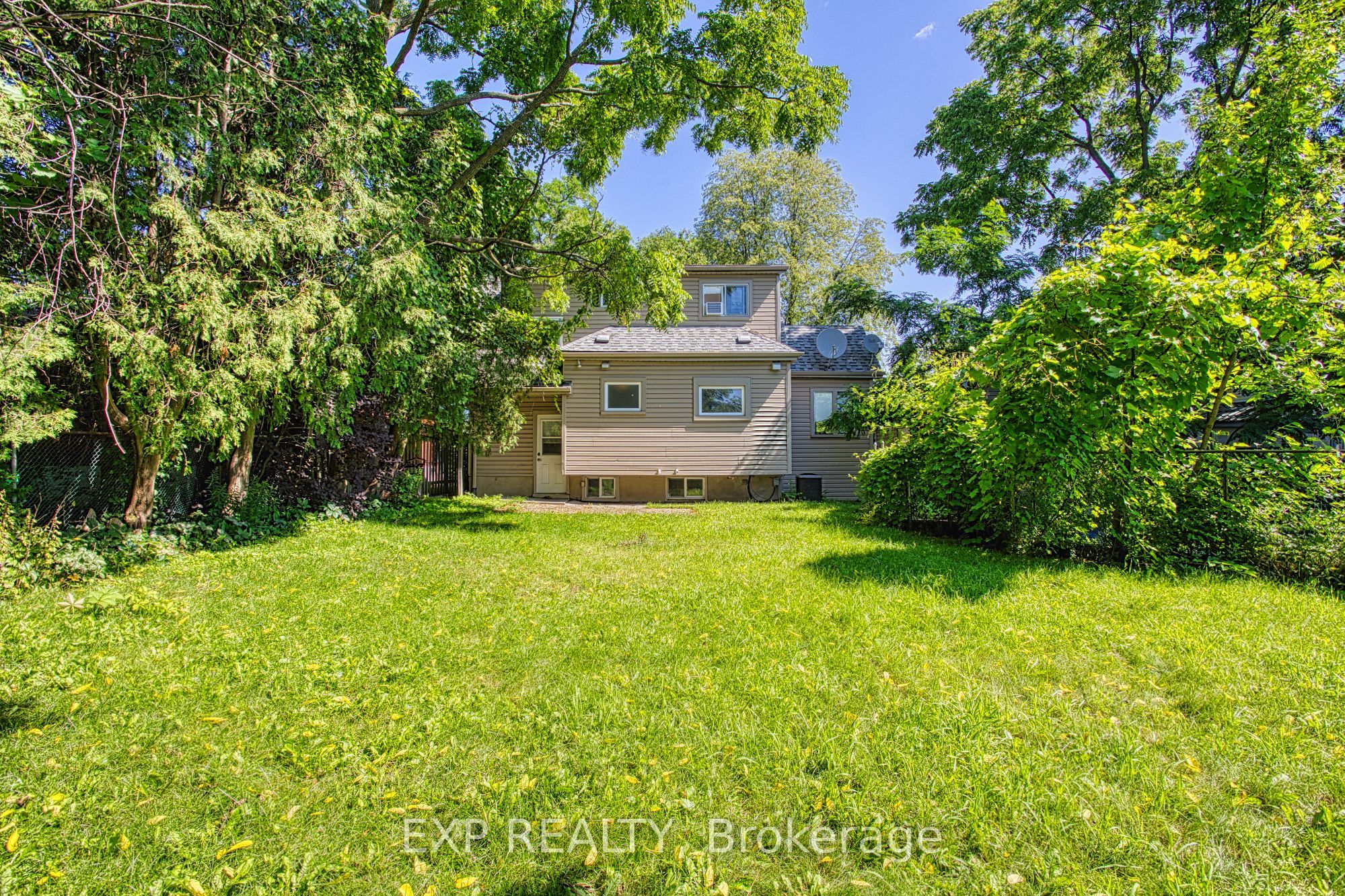 99 Mohawk Road W Property Photo 21