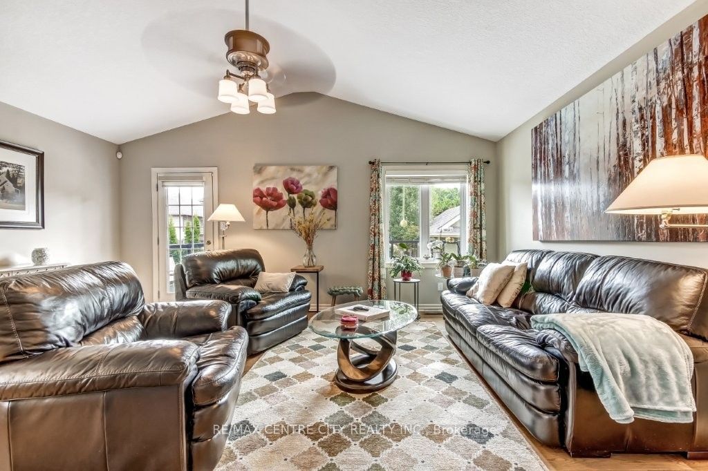 67 Peach Tree Boulevard Property Photo 9