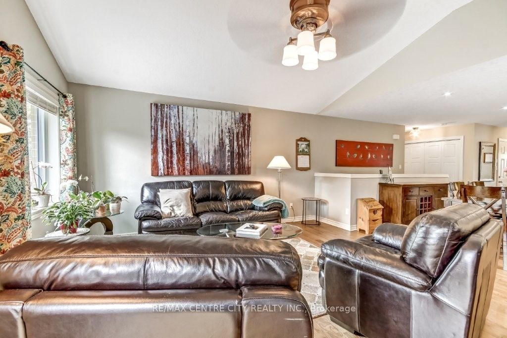 67 Peach Tree Boulevard Property Photo 11