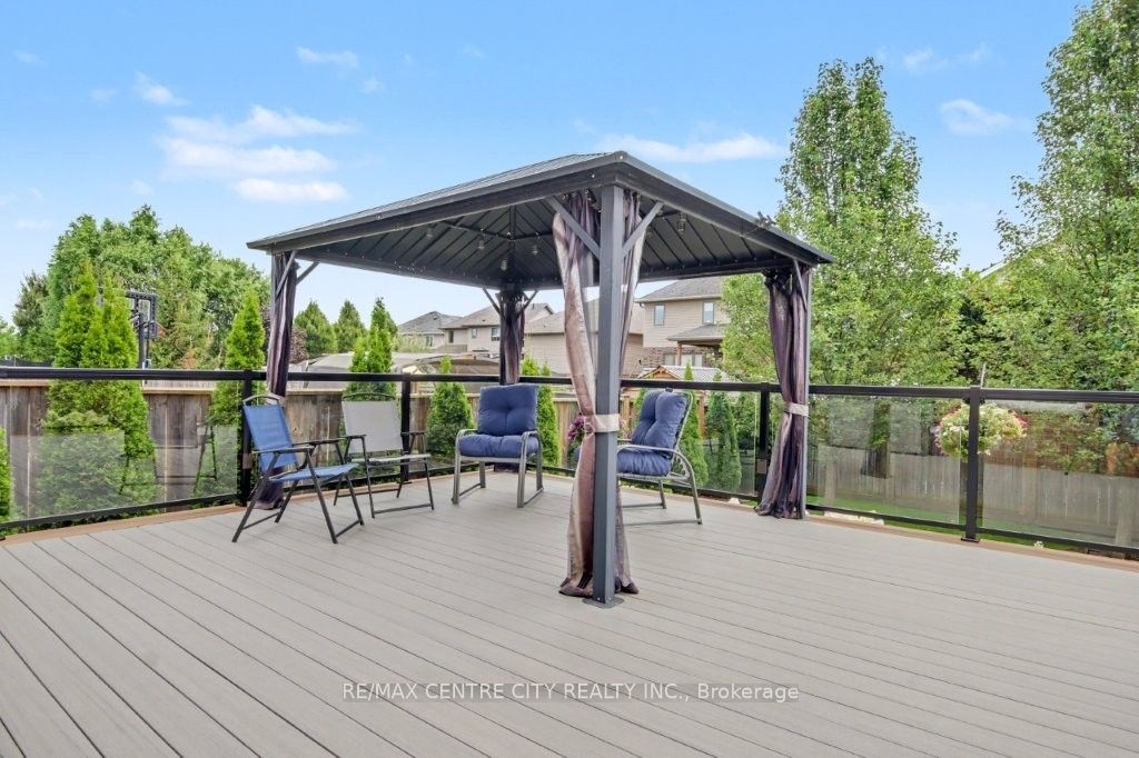 67 Peach Tree Boulevard Property Photo 32