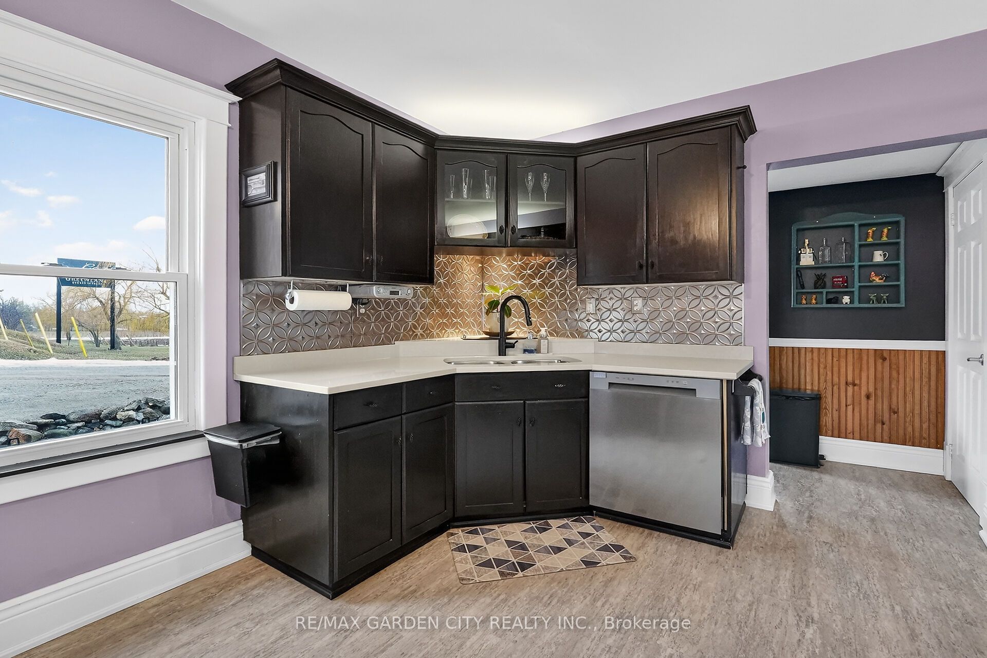3745 King Street Property Photo 6