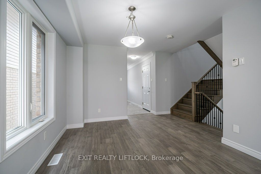 238 O'neil Street Property Photo 7