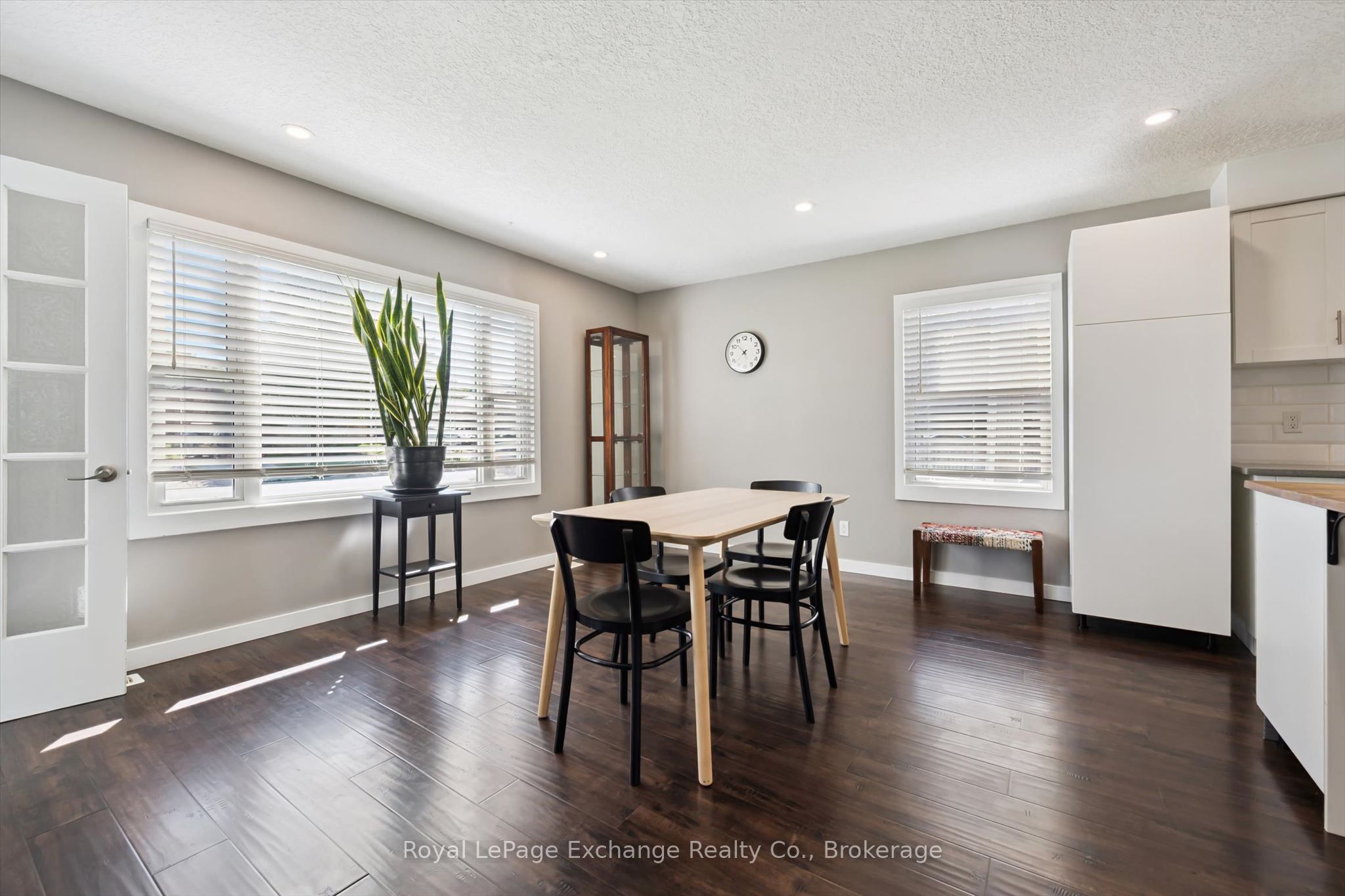 68 Elgin Street S Property Photo 6